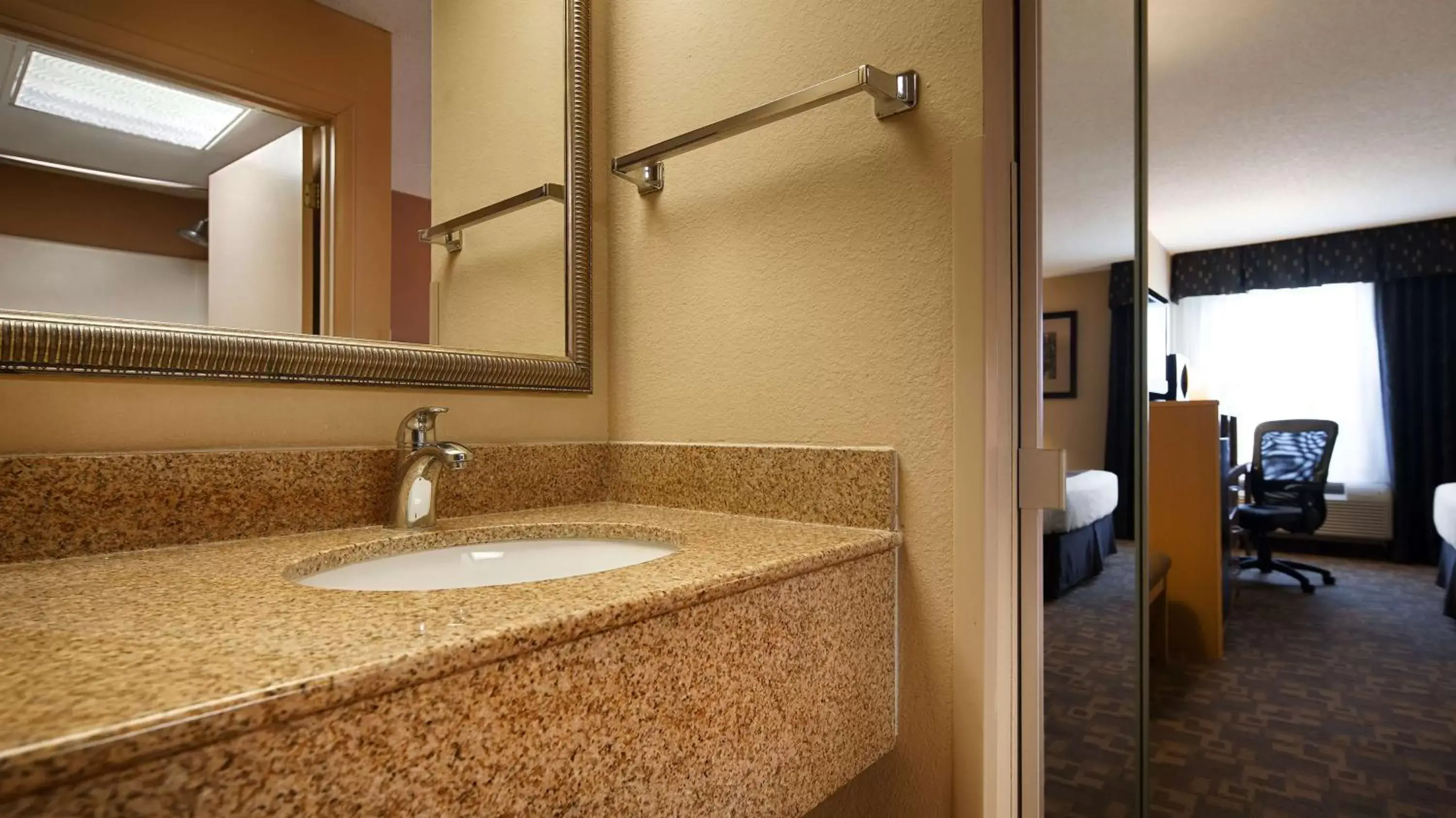 Junior King Suite in SureStay Plus Hotel by Best Western Roanoke Rapids I-95 Junior King Suite in SureStay Plus Hotel by Best Western Roanoke Rapids I-95