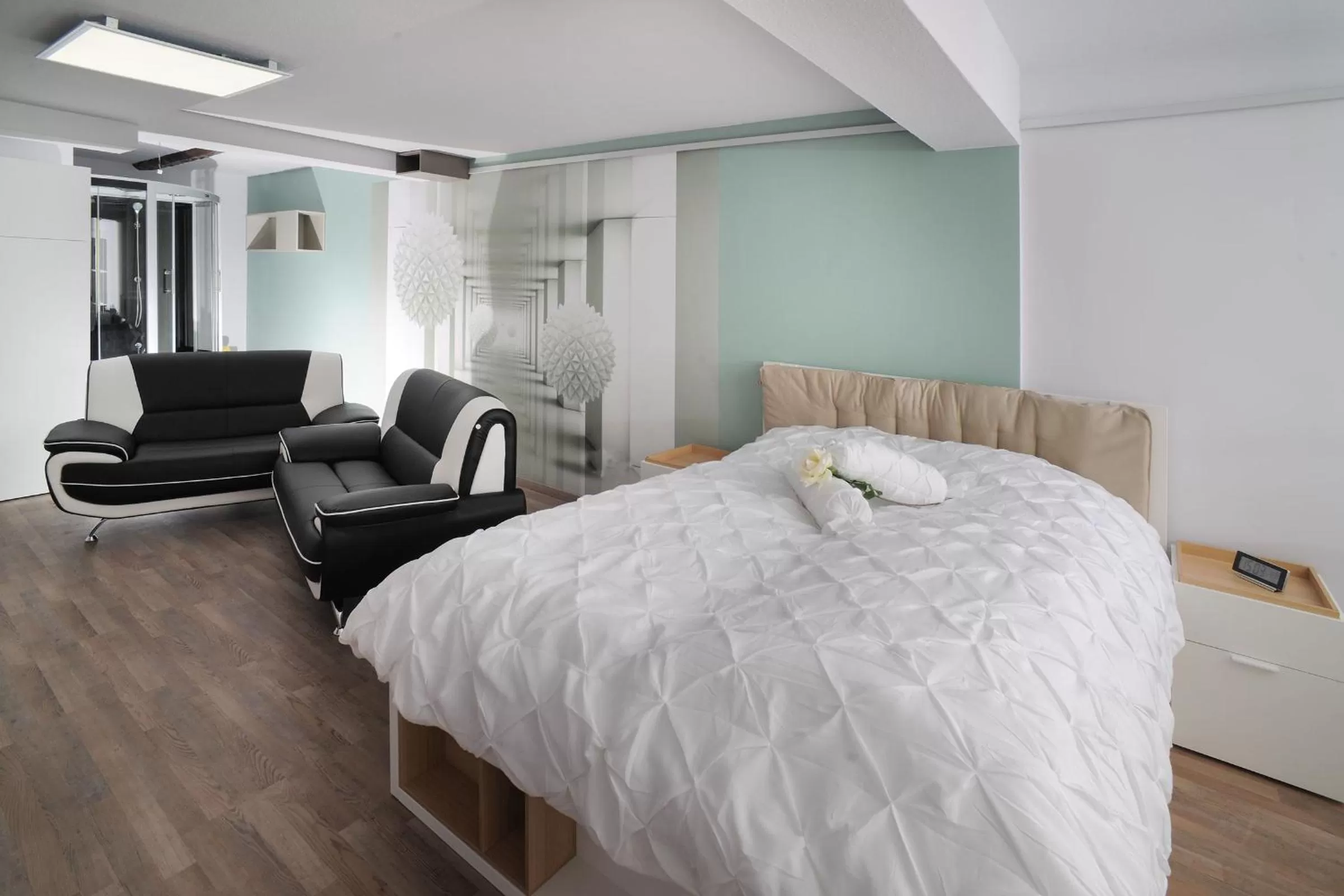 Photo of the whole room, Bed in Designpension Idyll Nr2 Hotel Garni