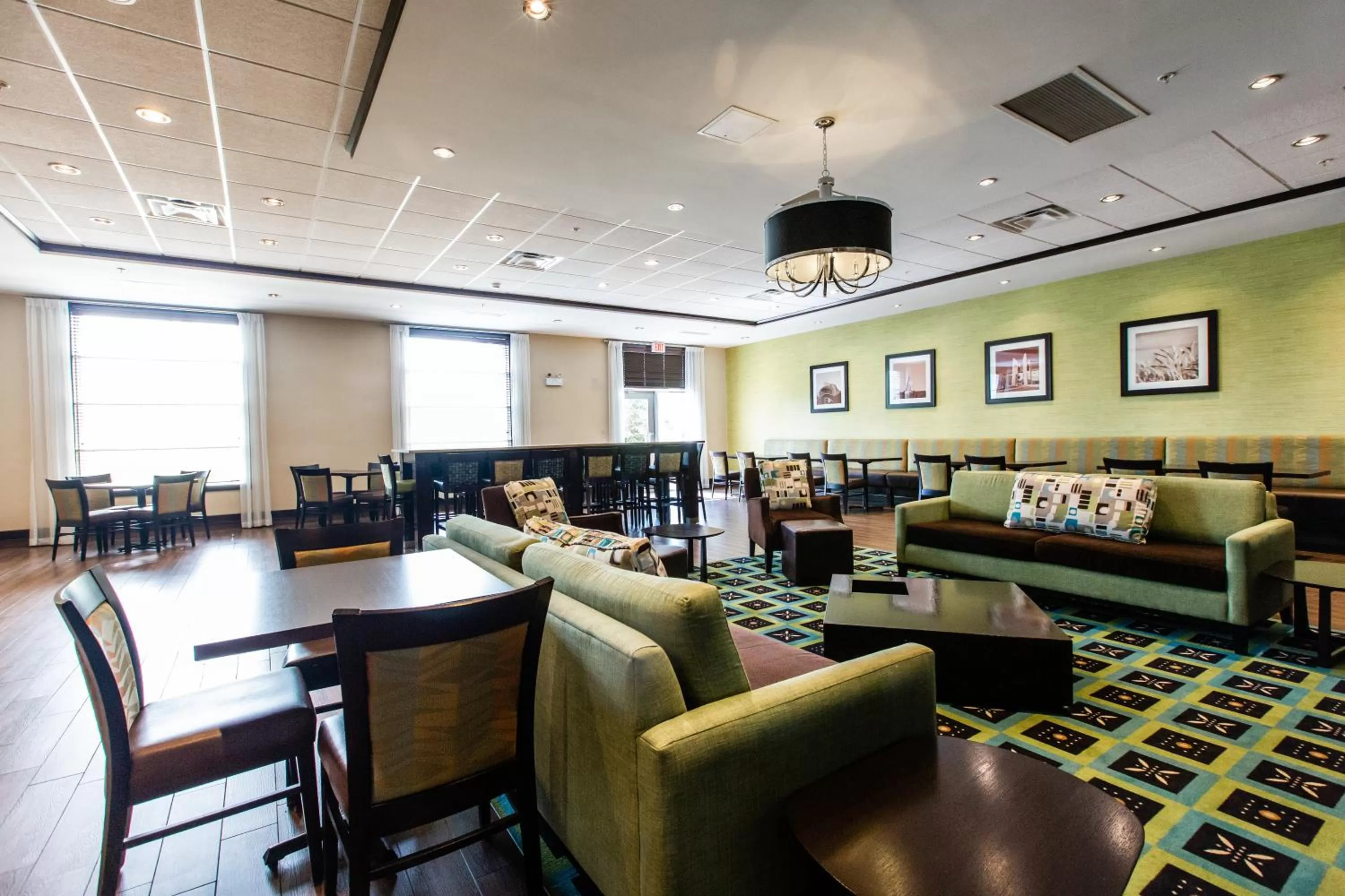 Breakfast in Holiday Inn Express & Suites Spruce Grove - Stony Plain by IHG