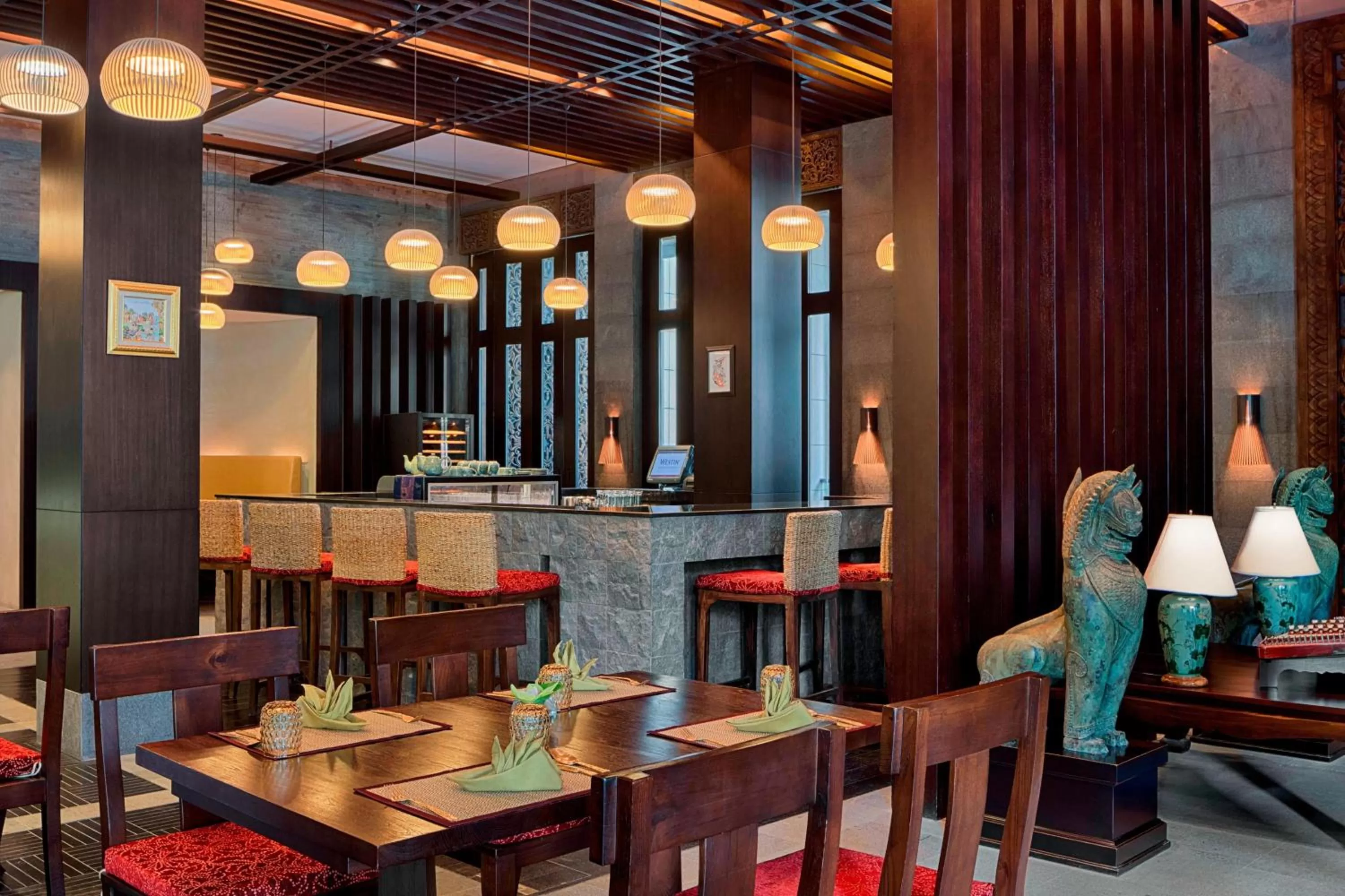 Lounge or bar in The Westin Doha Hotel & Spa