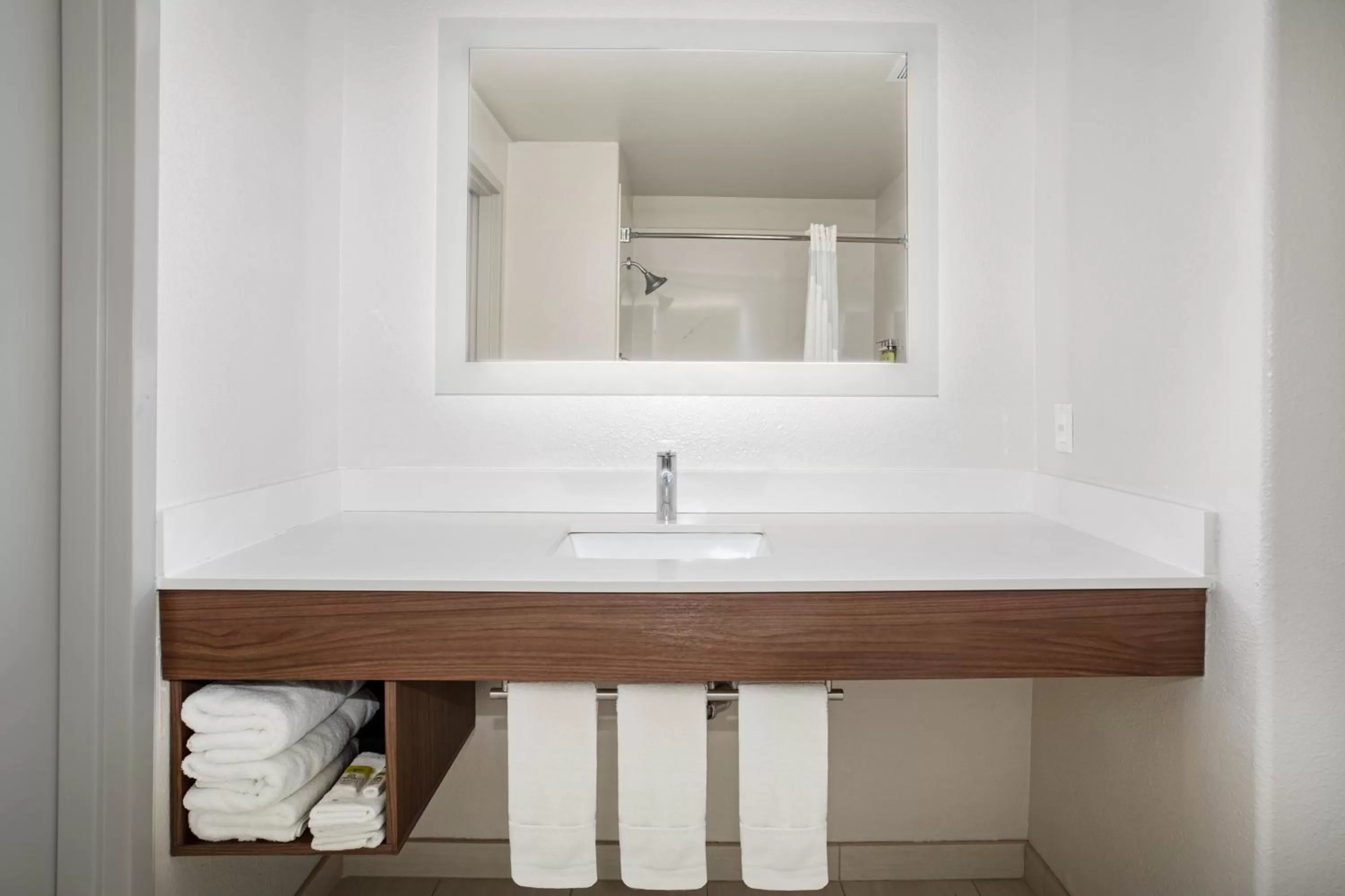 Bathroom in Holiday Inn Express & Suites Yosemite Park Area by IHG