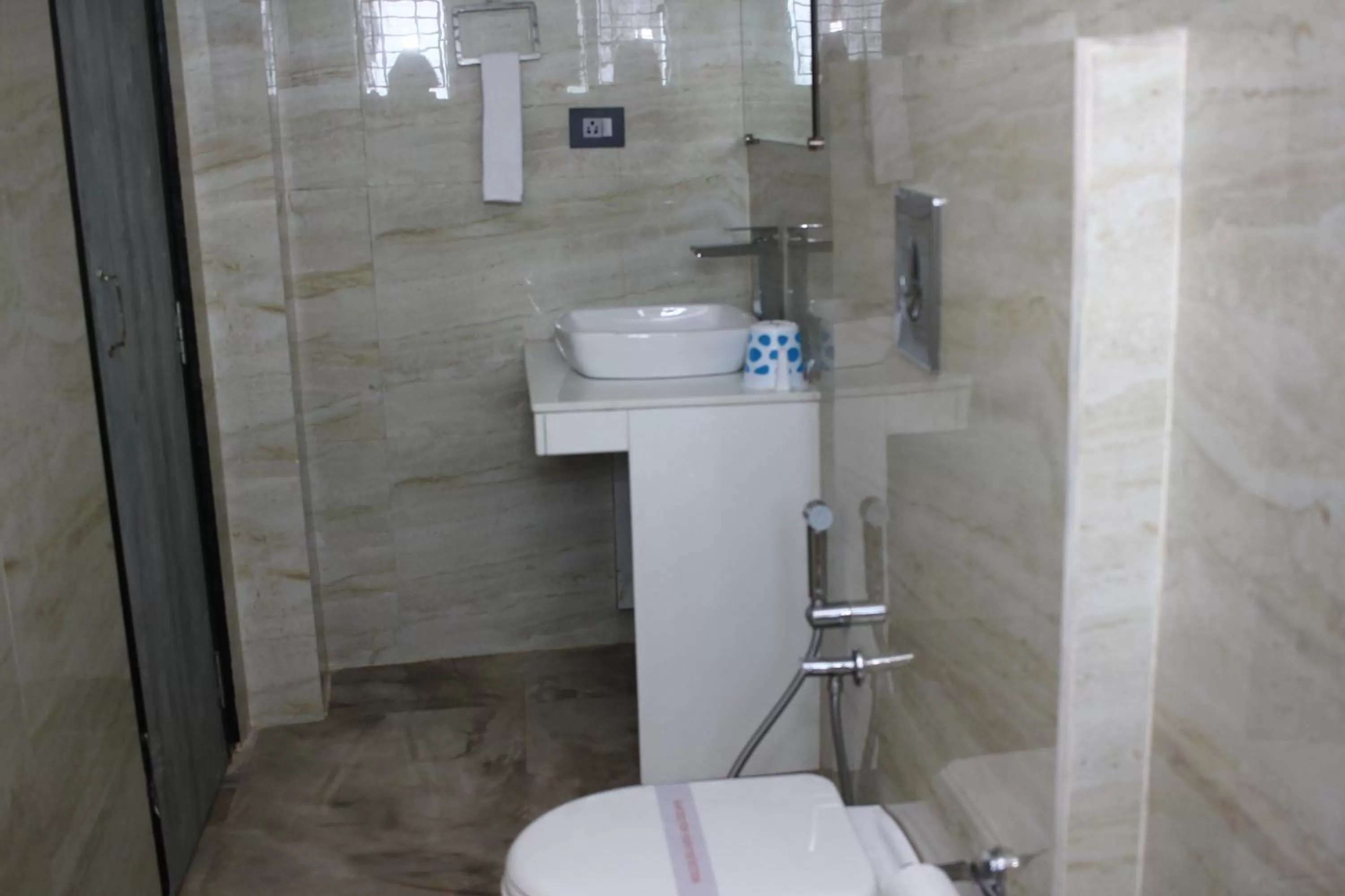 Bathroom in Hotel Shreemoyee Inn - Kamakhya Temple