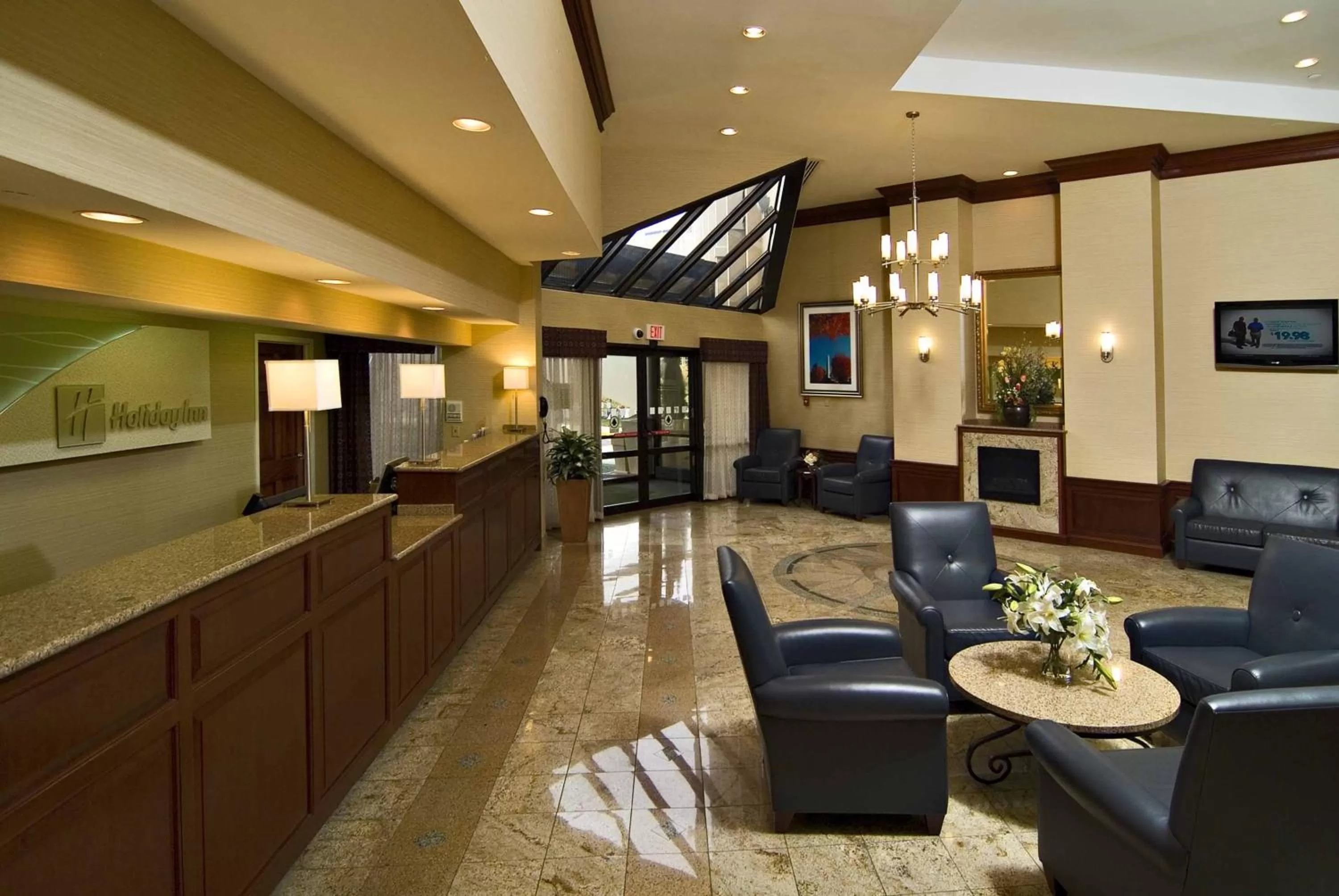 Lobby or reception in Holiday Inn Washington D.C. - Greenbelt Maryland by IHG