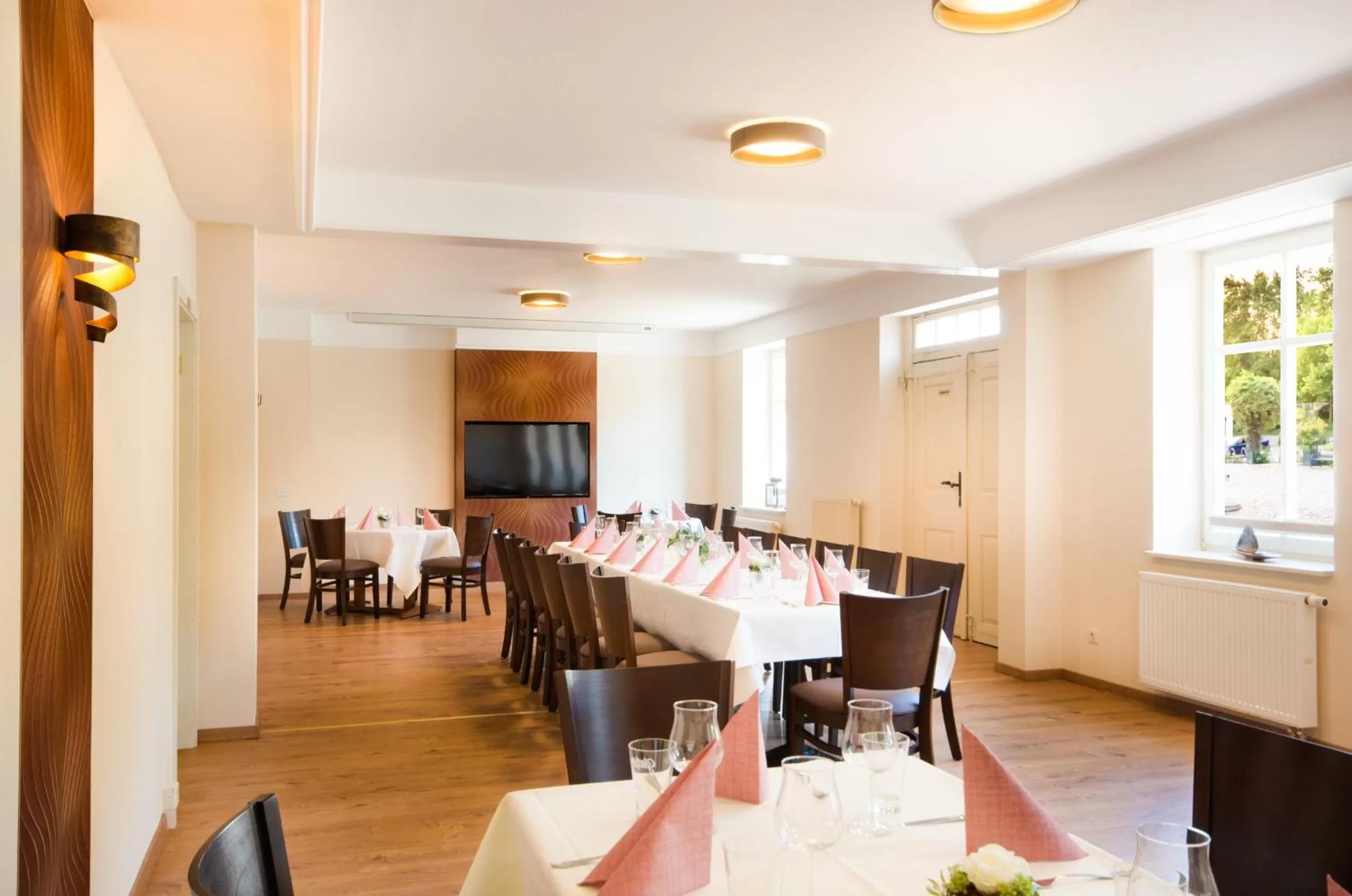Restaurant/places to eat in Hotel Zur Burg GmbH