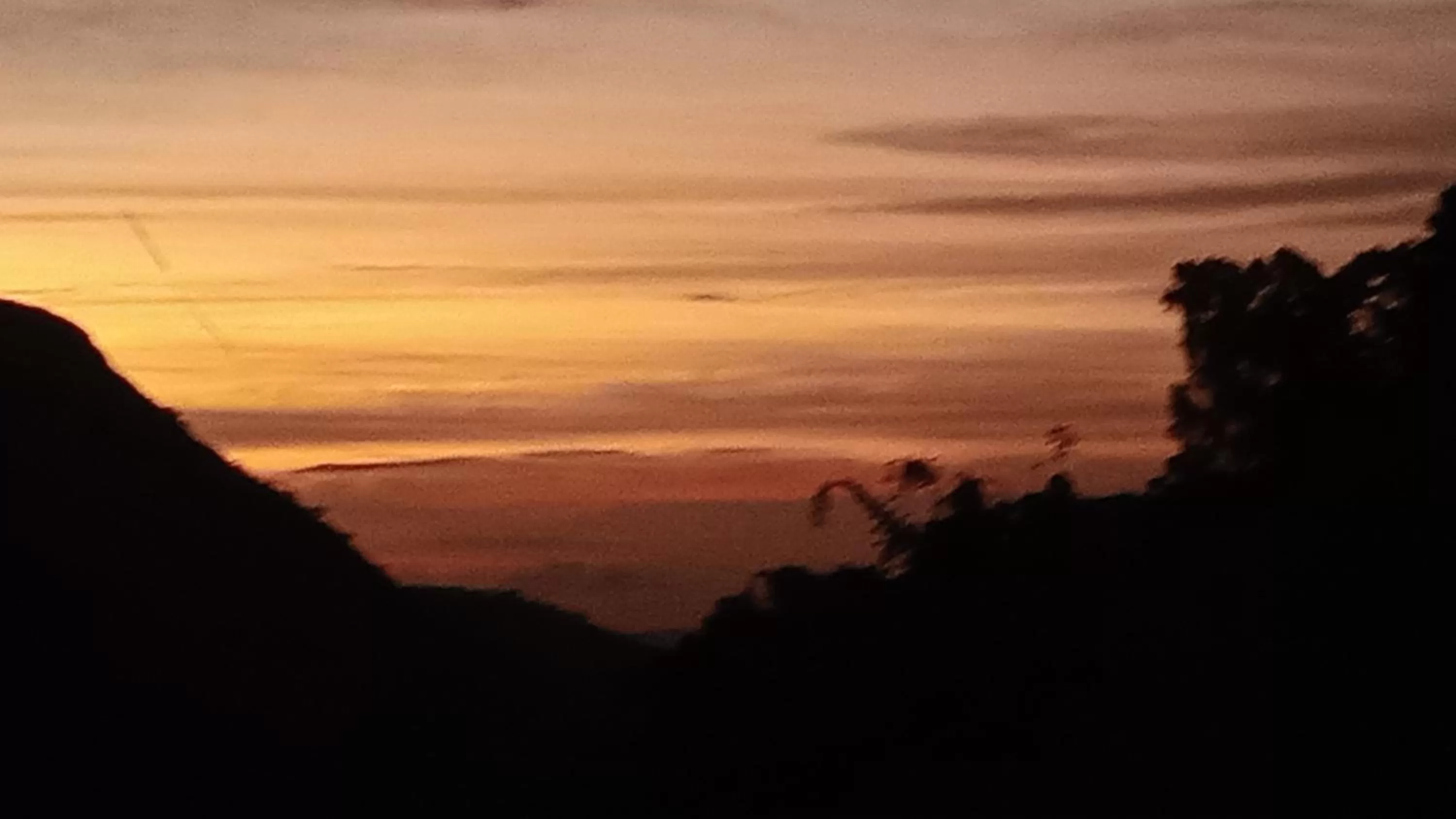 Sunrise/Sunset in Ella Lucky Panoramic