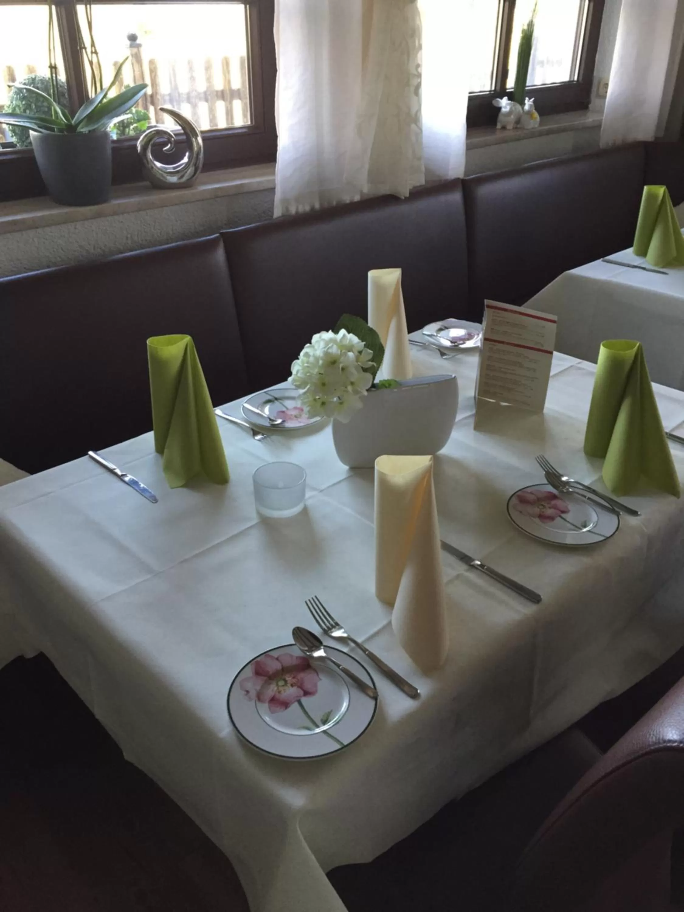 Restaurant/places to eat in Landhaus Waldziegelhütte