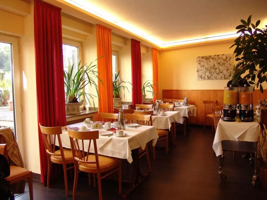 Restaurant/places to eat in Hotel Cascade Superior