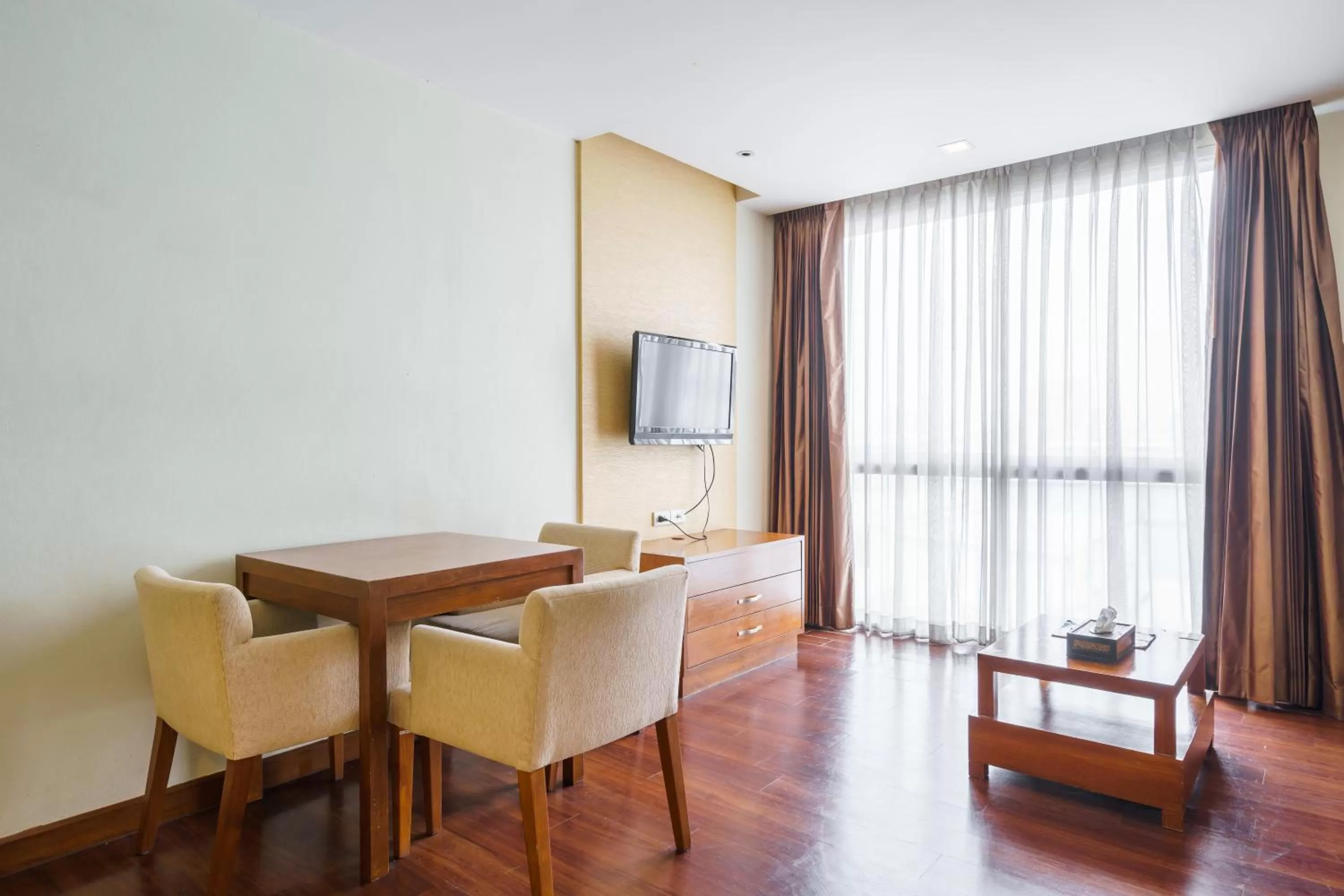 Living room in Lantana Resort Hotel Bangkok