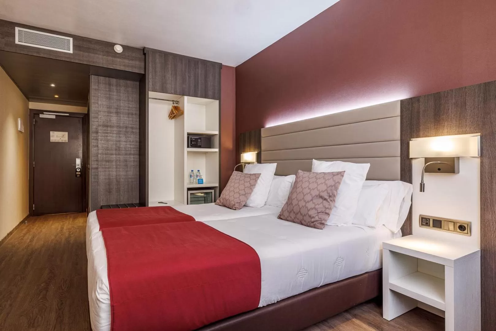 Bed in Hotel Ronda Lesseps