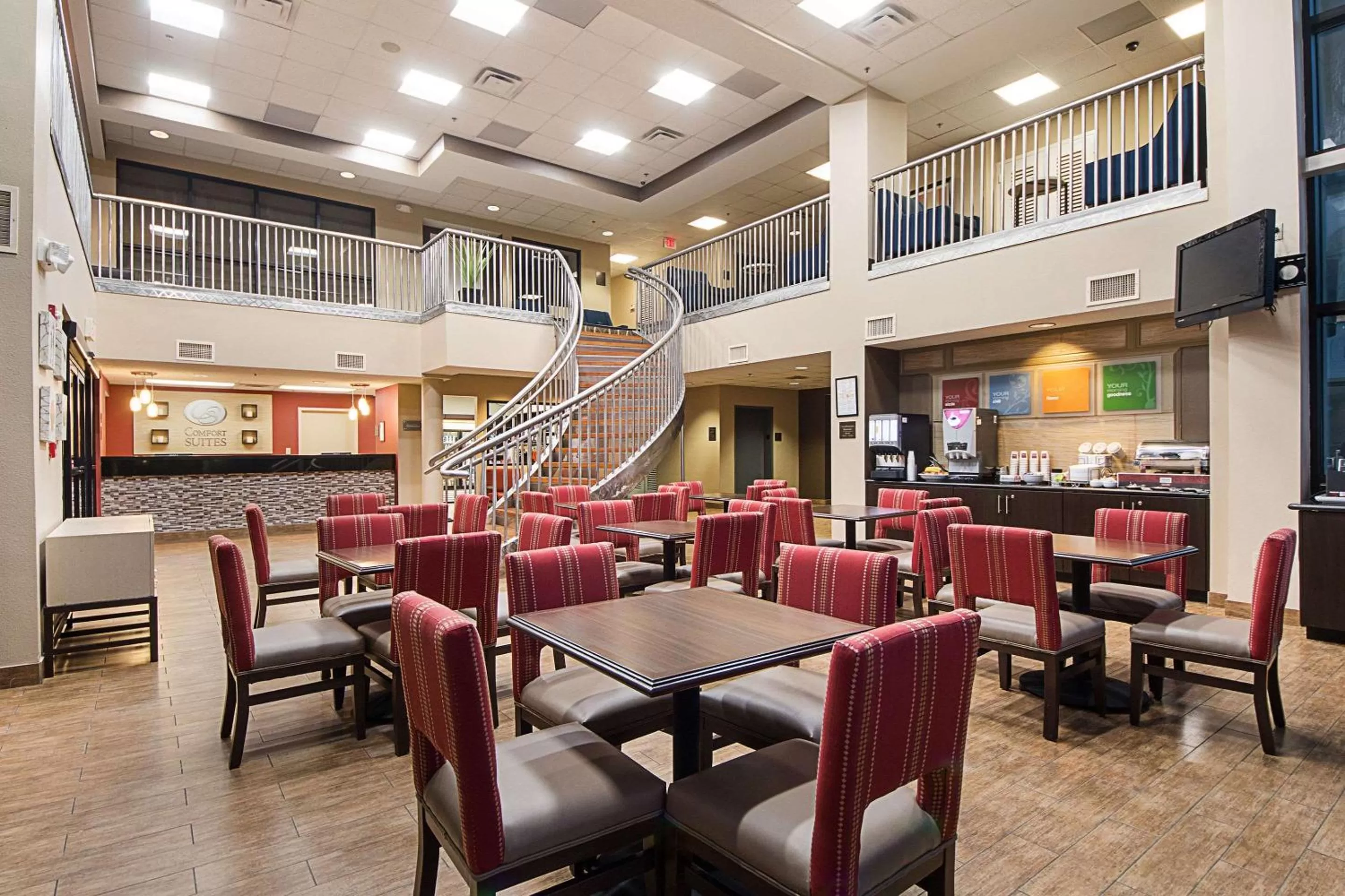 Restaurant/places to eat in Comfort Suites Beachside