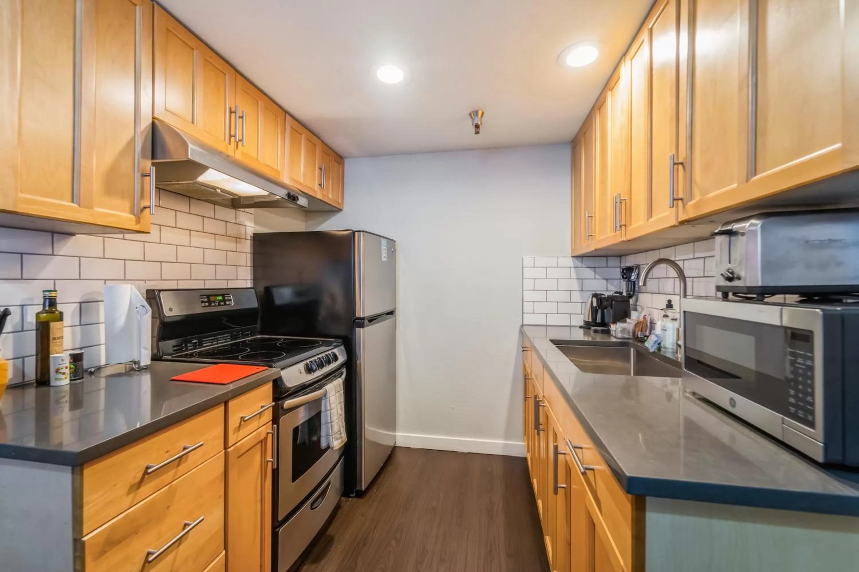 kitchen, Kitchen/Kitchenette in Kasa The Oxford Apartments Seattle