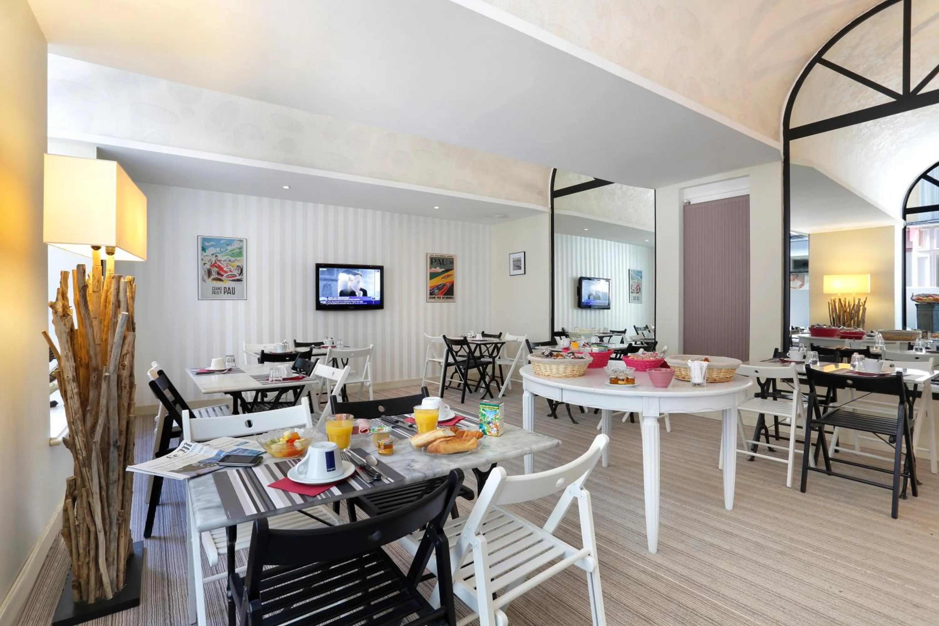 Food in Hôtel Le Roncevaux