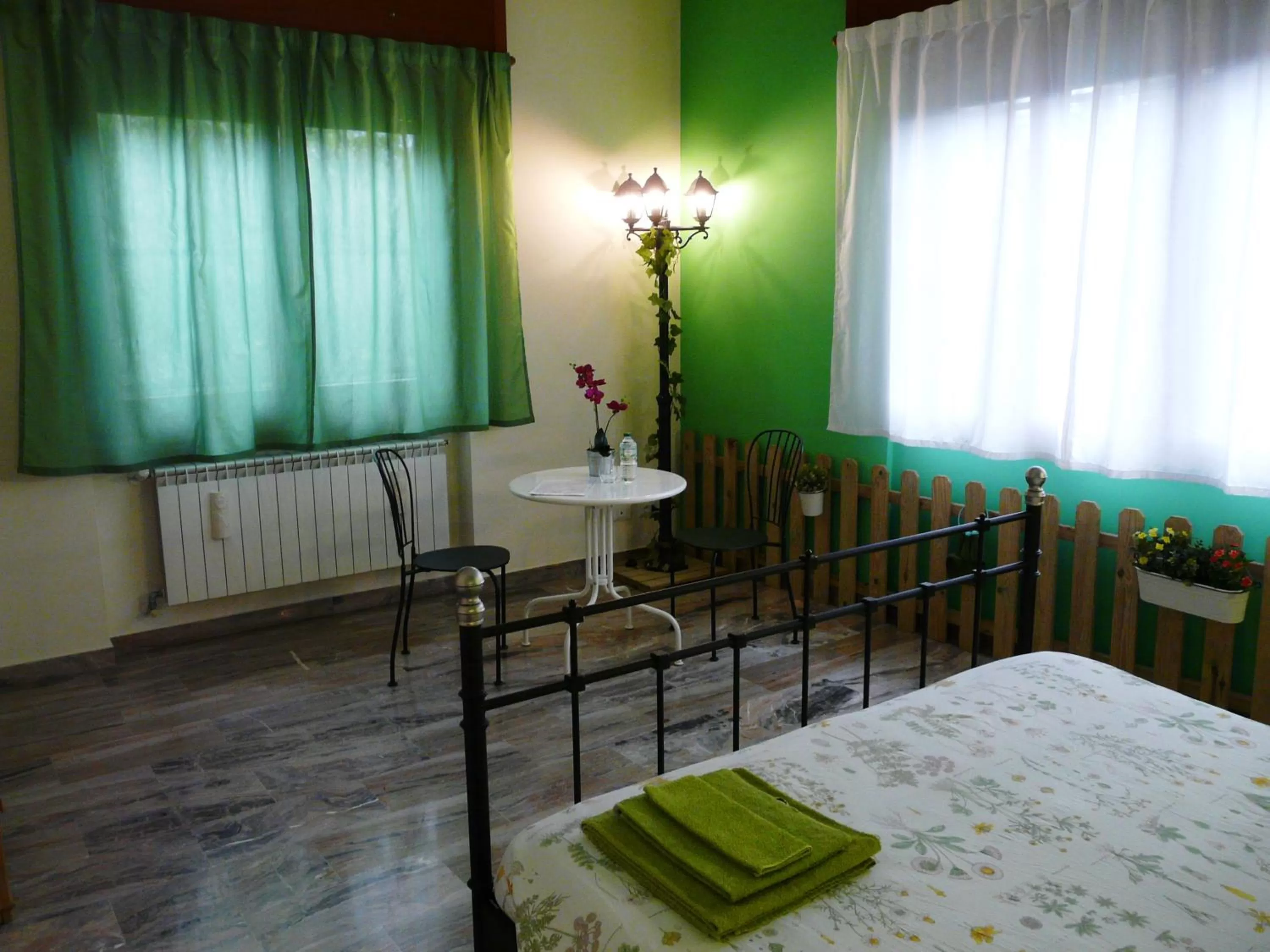 Photo of the whole room, Bed in In Giardino B&B