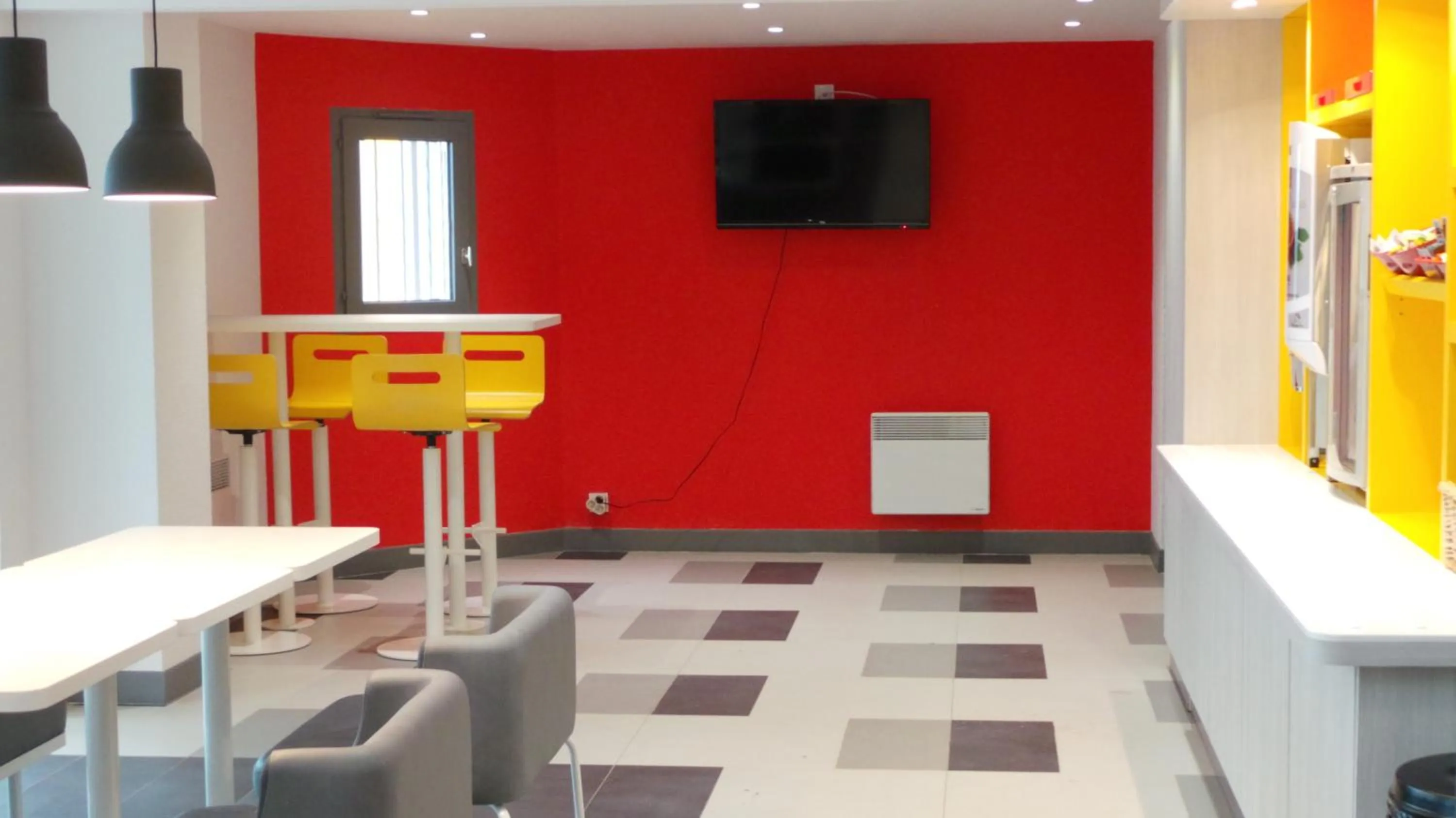 Restaurant/places to eat in Première Classe Amiens