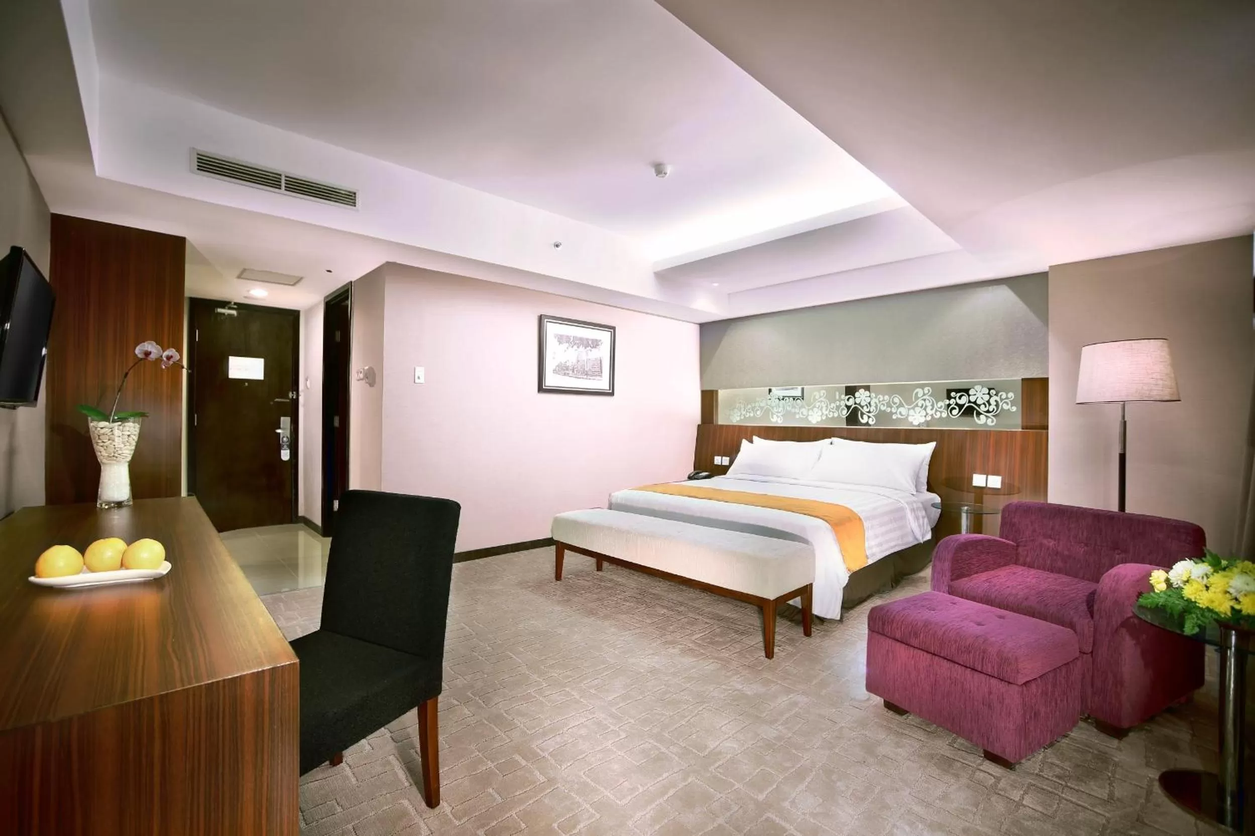 Bedroom, Bed in Aston Madiun Hotel & Conference Center