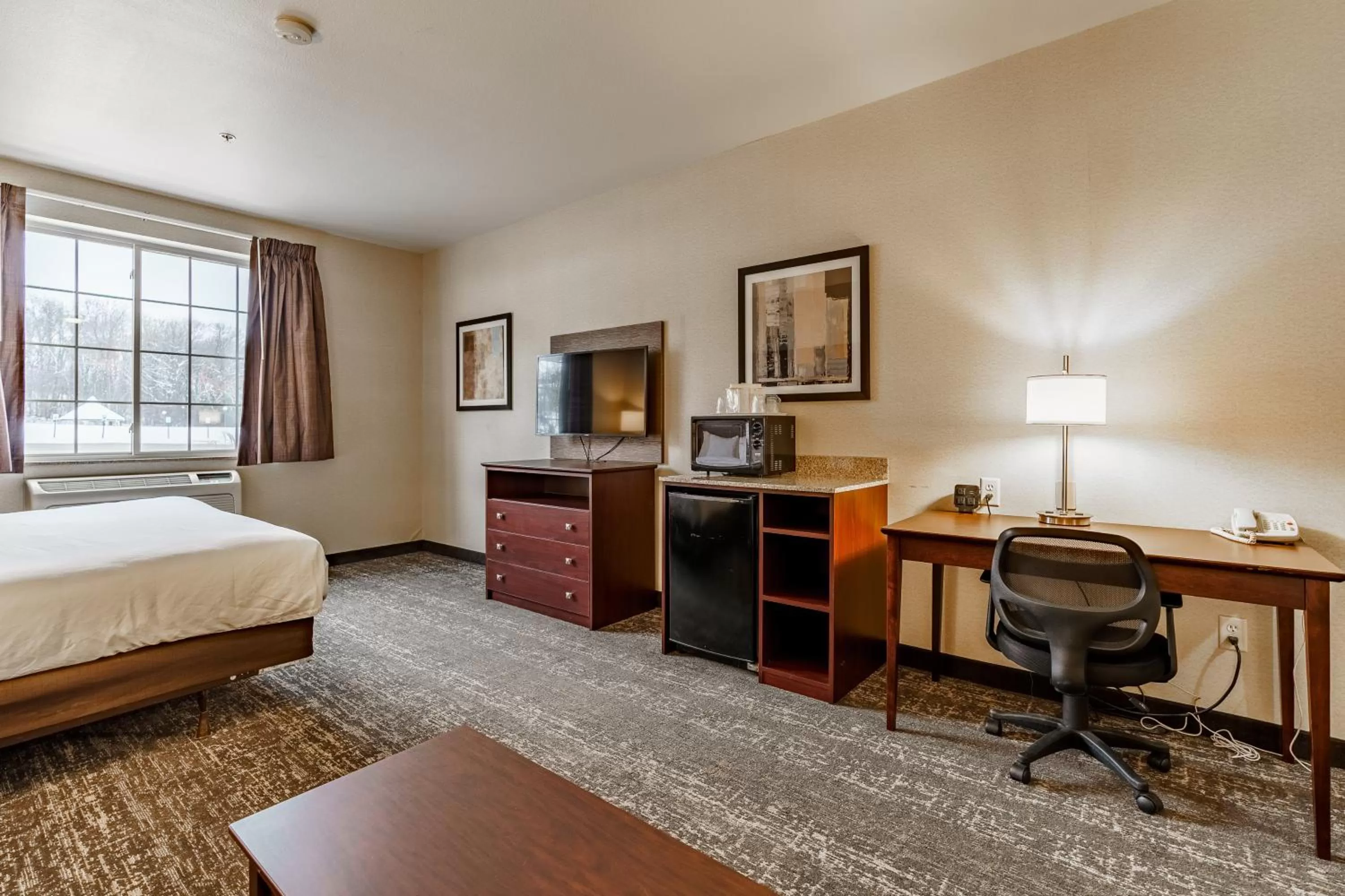 TV and multimedia, Bed in Cobblestone Suites - Ripon