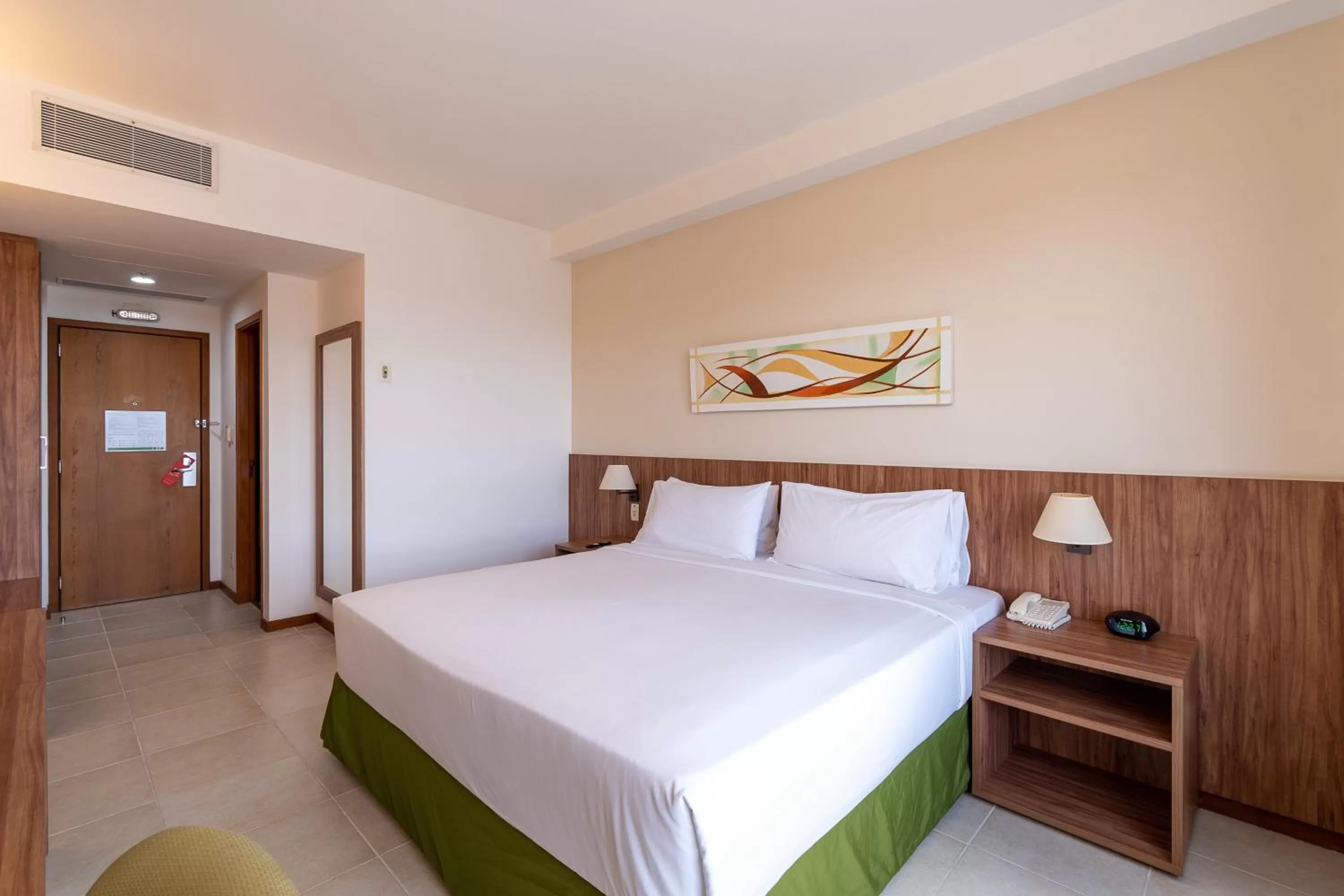 Photo of the whole room, Bed in Holiday Inn Manaus by IHG