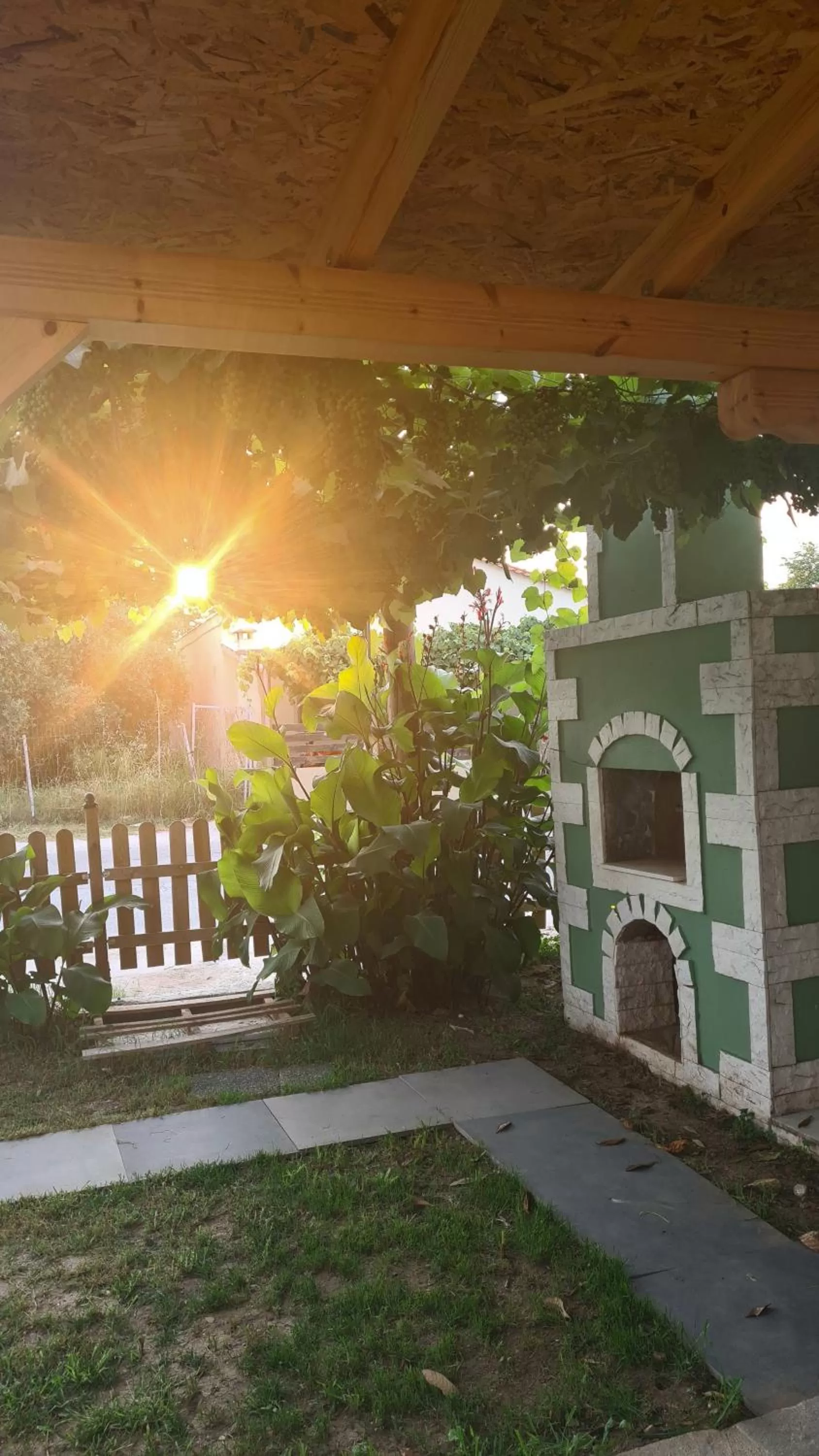 Lamprini's Deluxe Studios