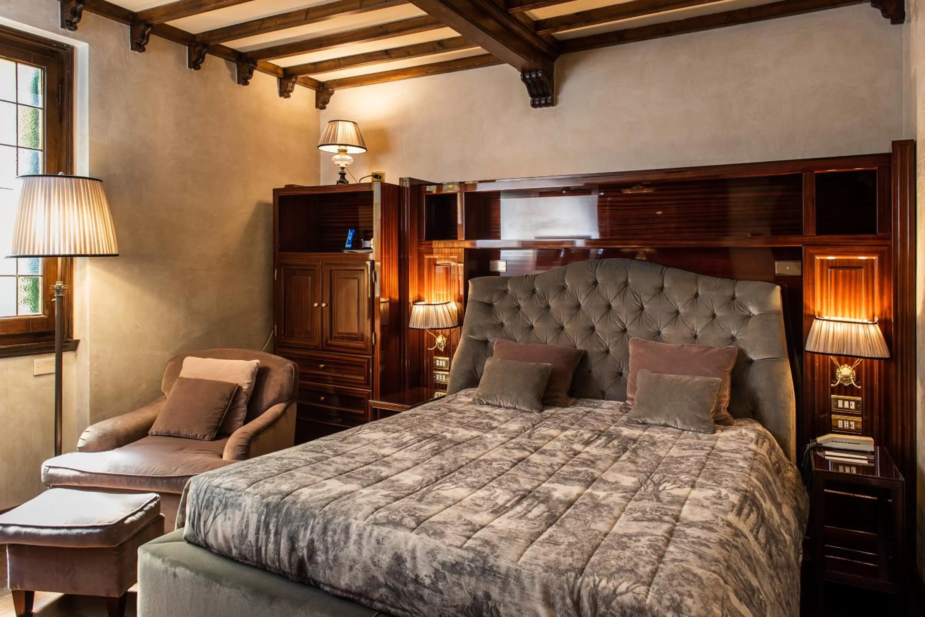 Bed in Grand Hotel Baglioni
