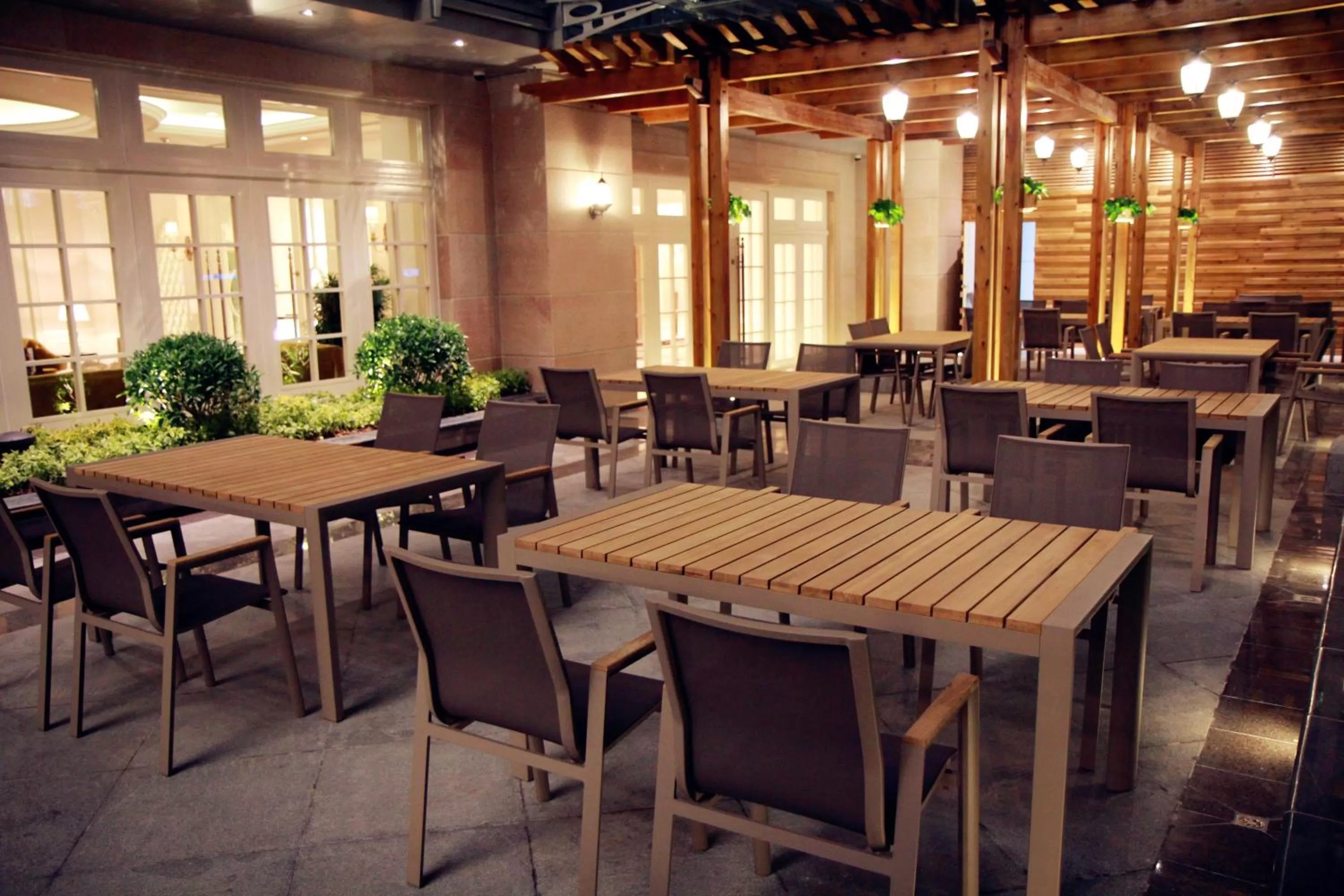 Restaurant/places to eat in Sofitel Guangzhou Sunrich