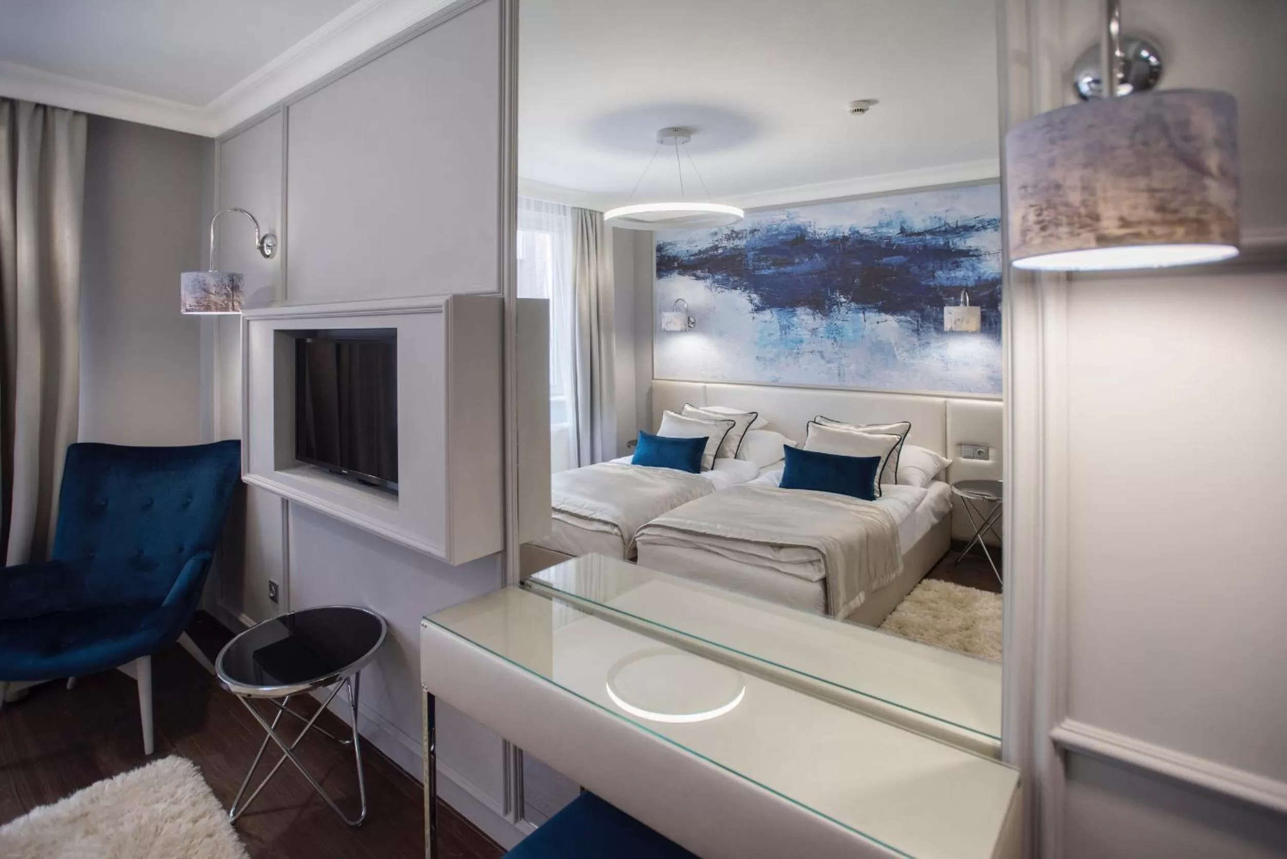 Bed, Bathroom in Boutique Hotel Center