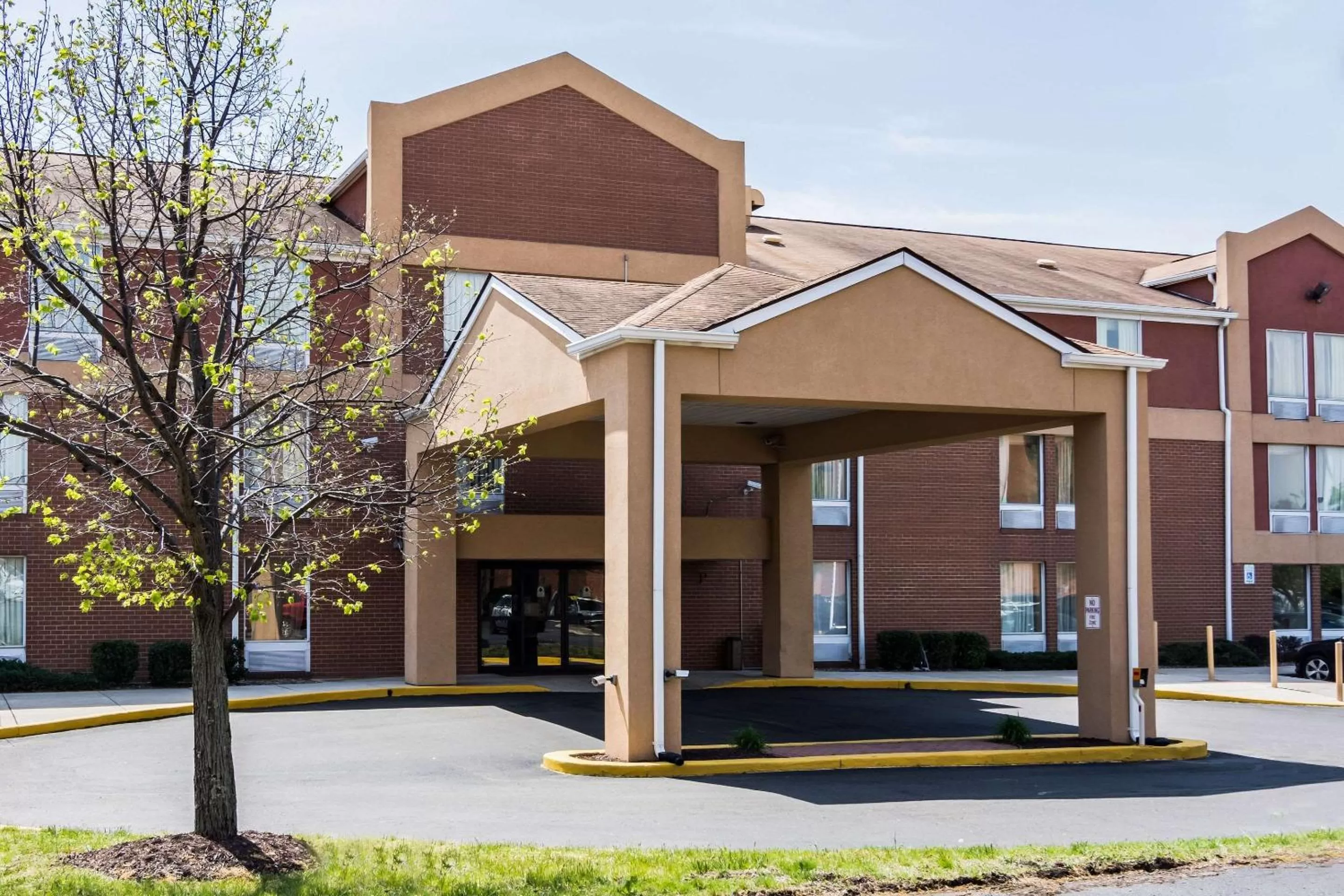 Property building in Comfort Inn at Joint Base Andrews
