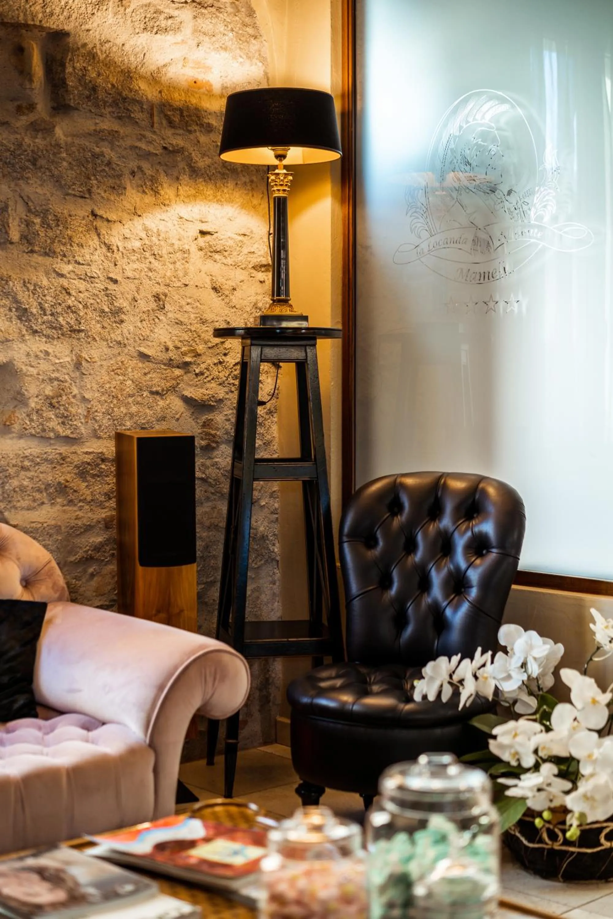Library in La Locanda Del Conte Mameli - Boutique Hotel & Suite SPA
