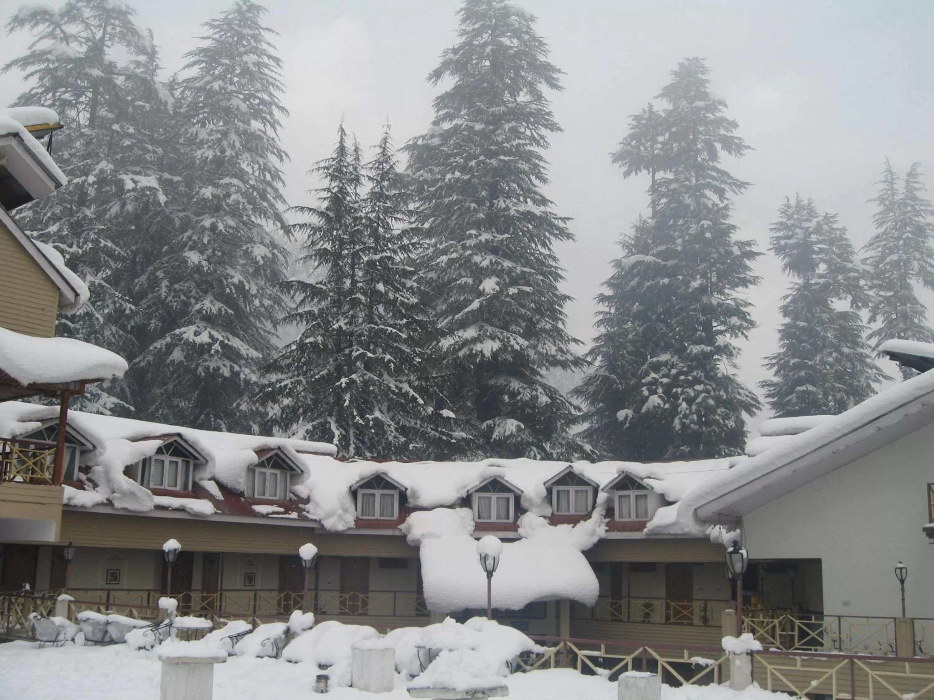 Property building, Winter in Snow Valley Resorts & Spa Manali