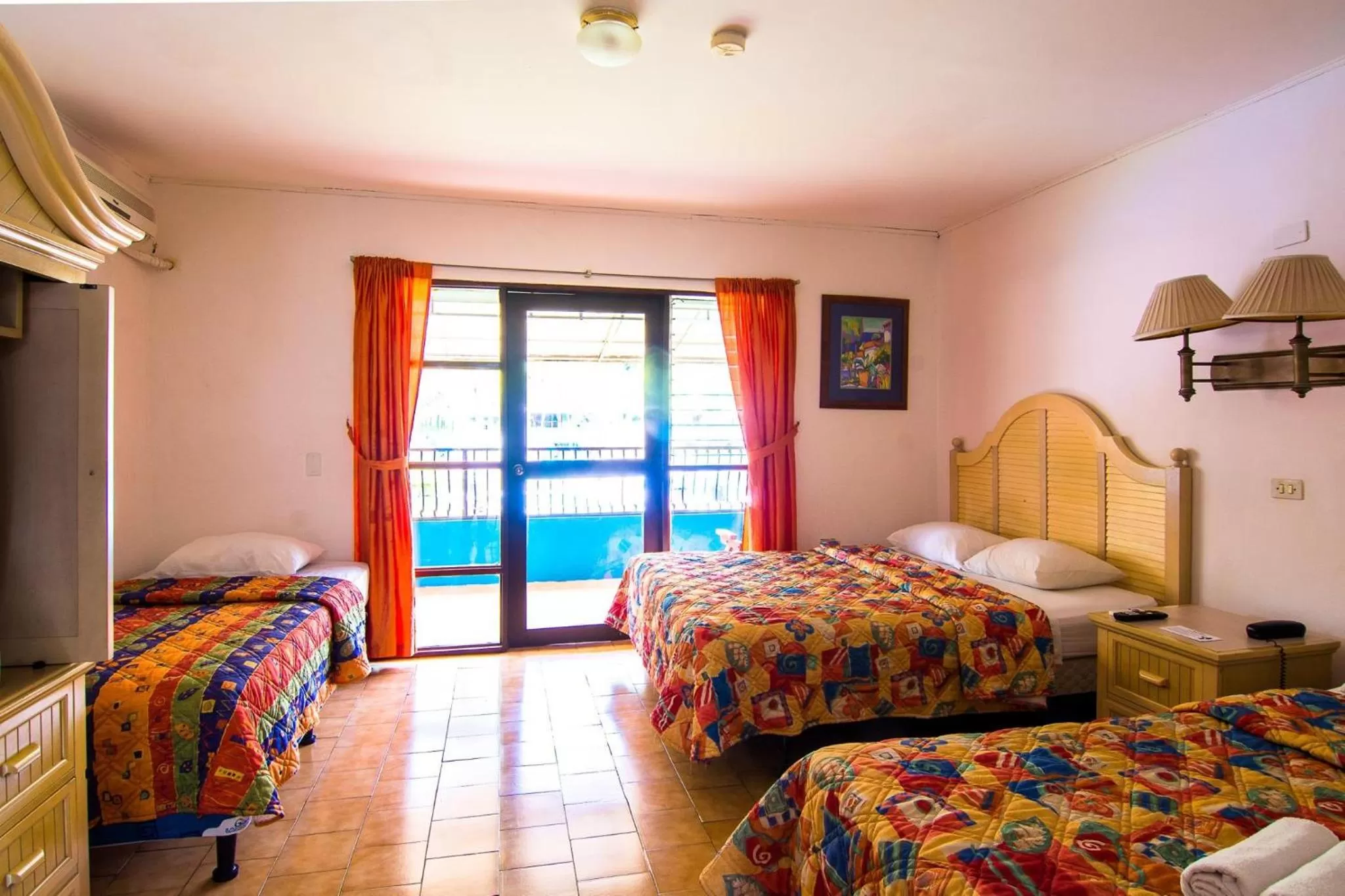 Bed in Beach Break Resort & CR Surf Camp