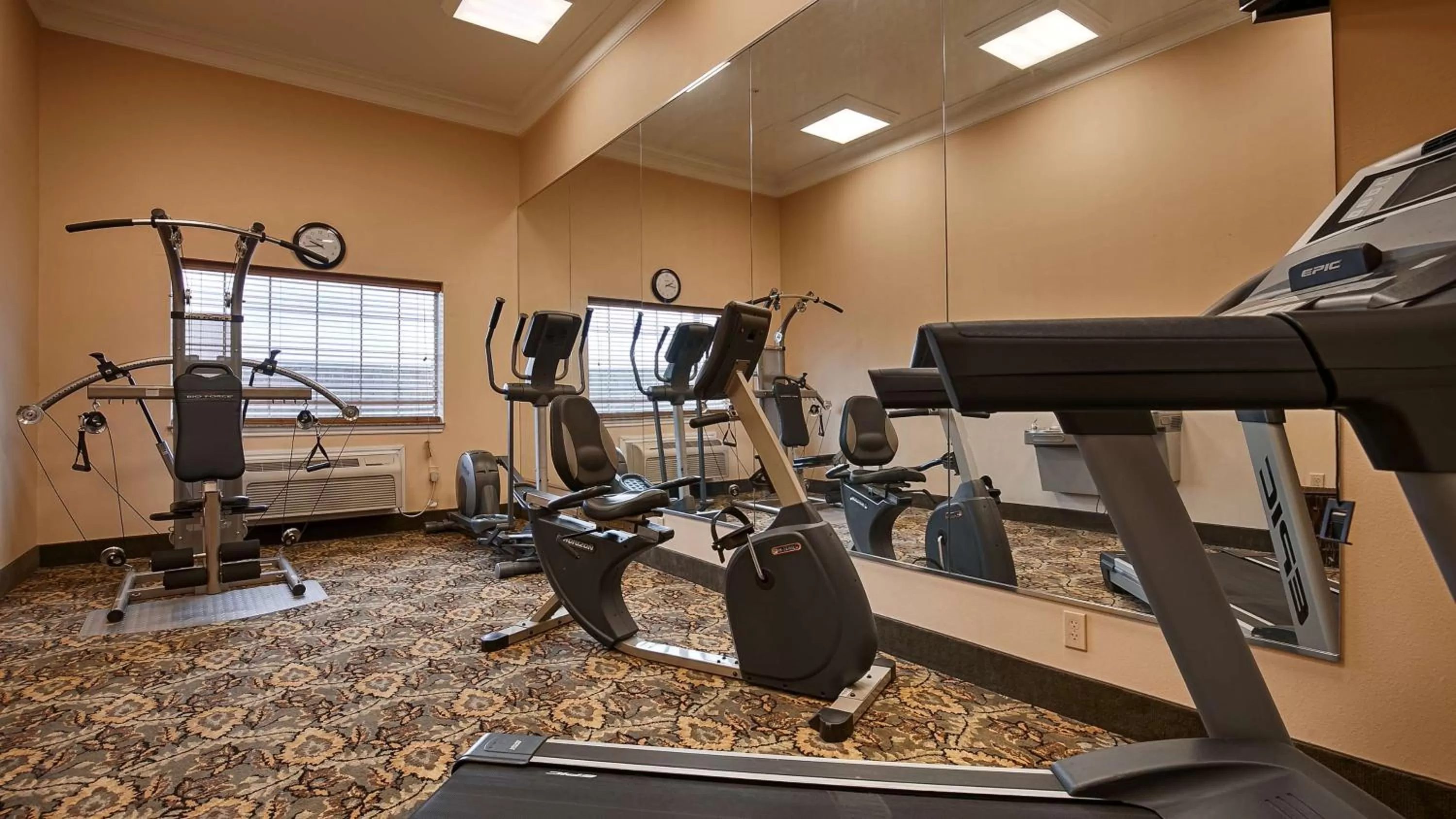 Fitness centre/facilities in Best Western Plus New Caney Inn & Suites