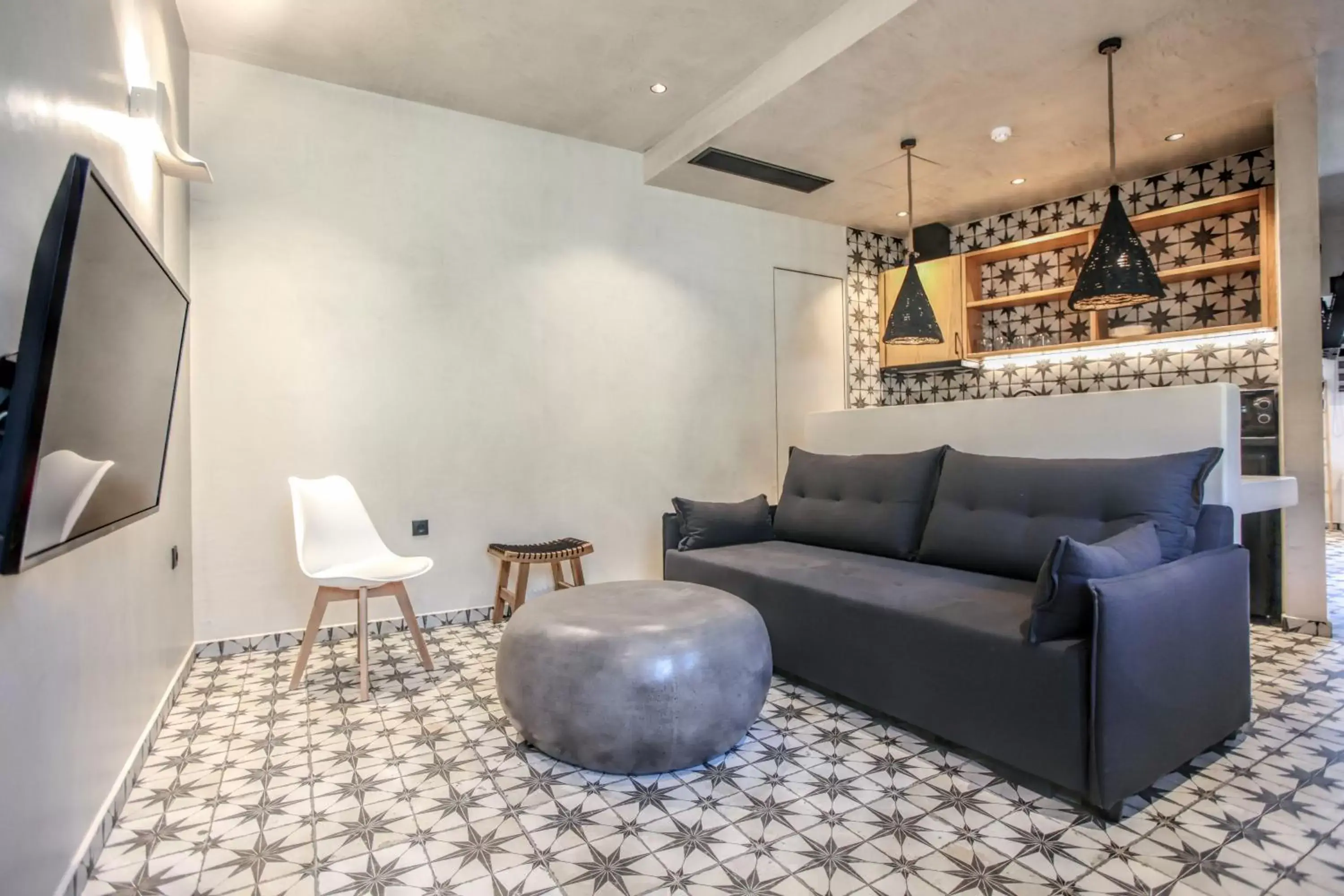 Deluxe Suite with Spa Bath in Meteora Heaven and Earth Kastraki premium suites Deluxe Suite with Spa Bath in Meteora Heaven and Earth Kastraki premium suites