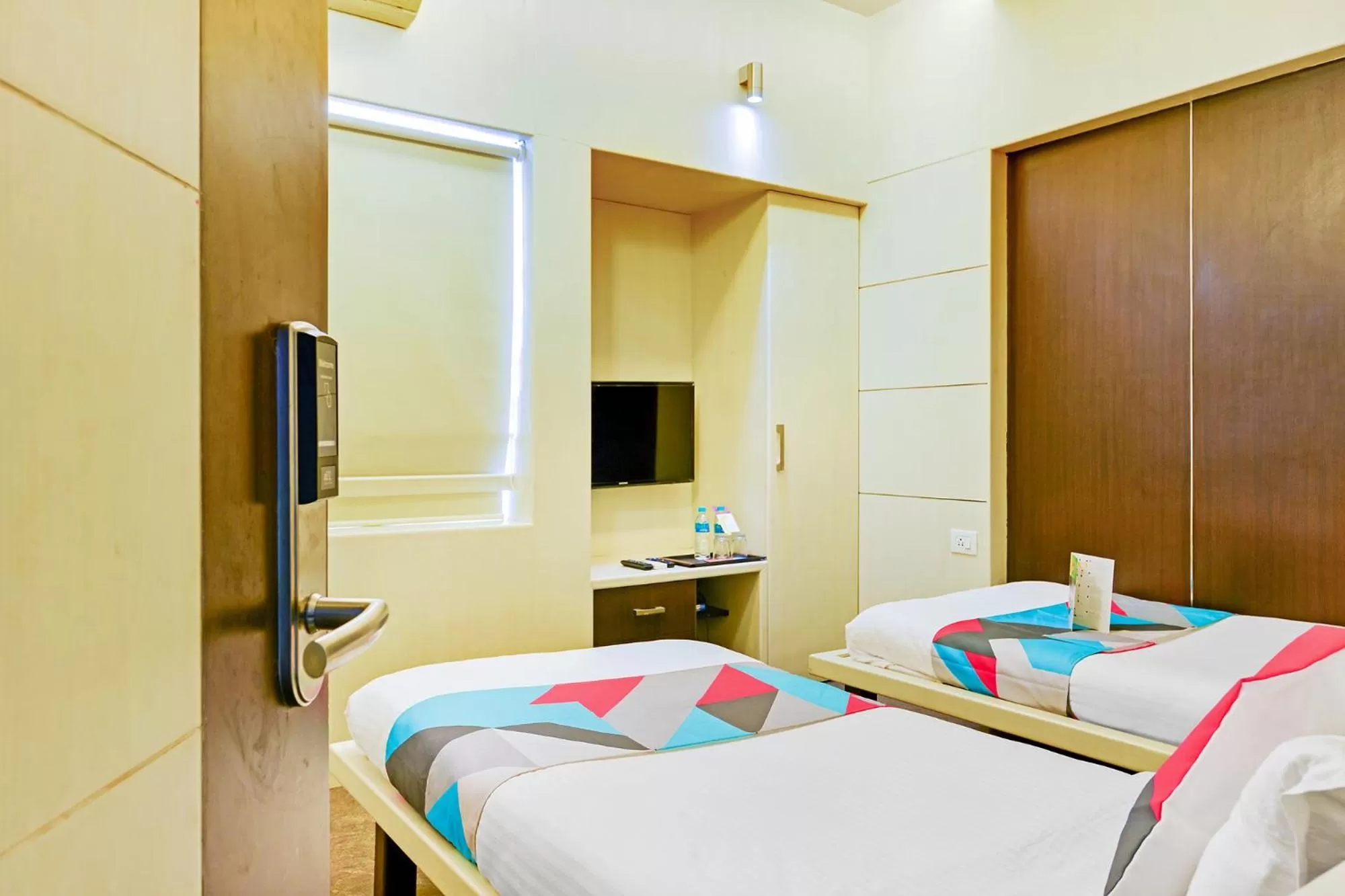 Bedroom, Bed in FabHotel B Zone - Nr US Consulate