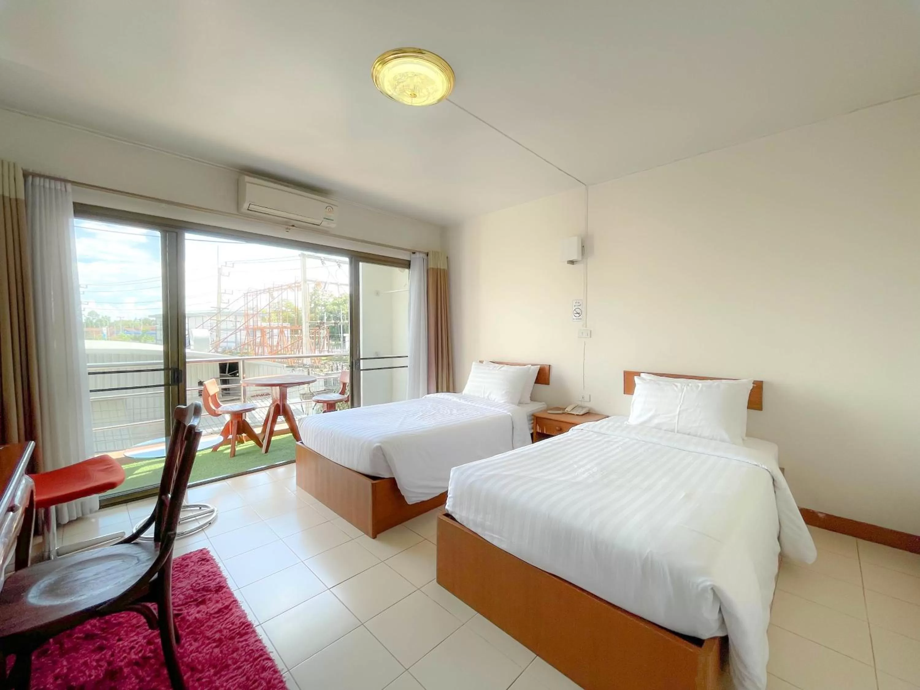 Photo of the whole room, Bed in Phusuang Place