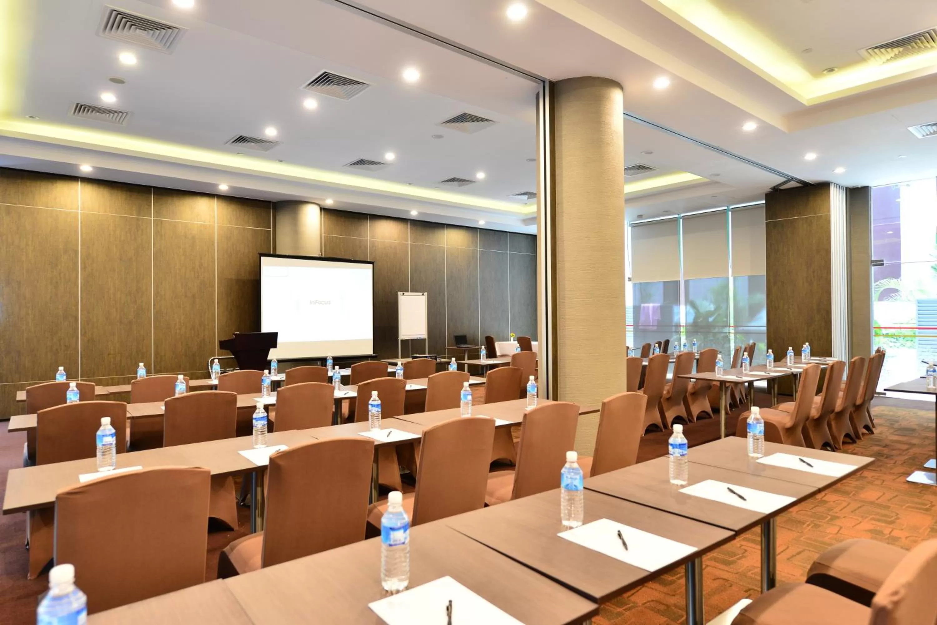 Meeting/conference room in Hotel Chancellor@Orchard