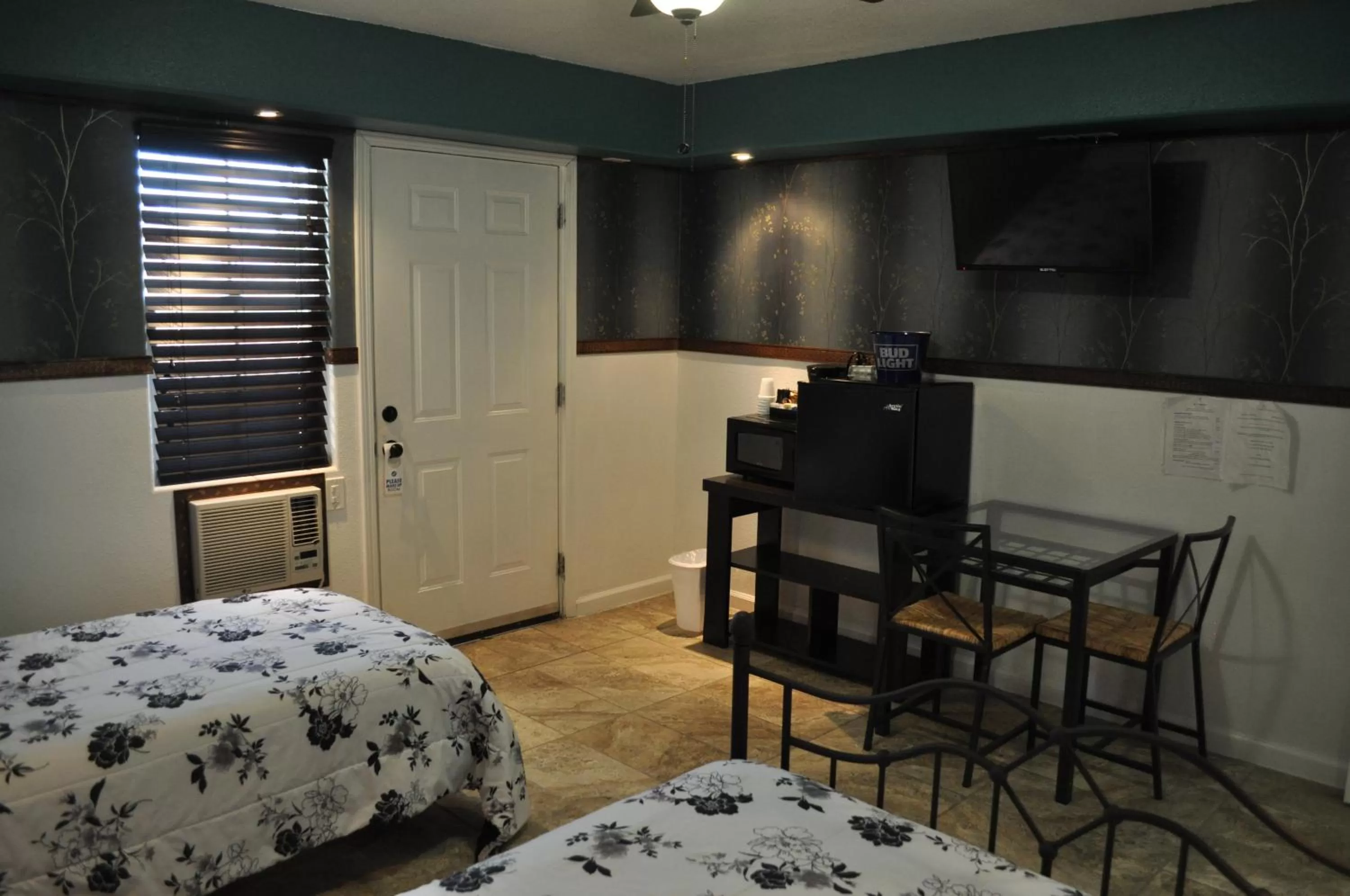 Photo of the whole room, Bed in K7 Bed and Breakfast