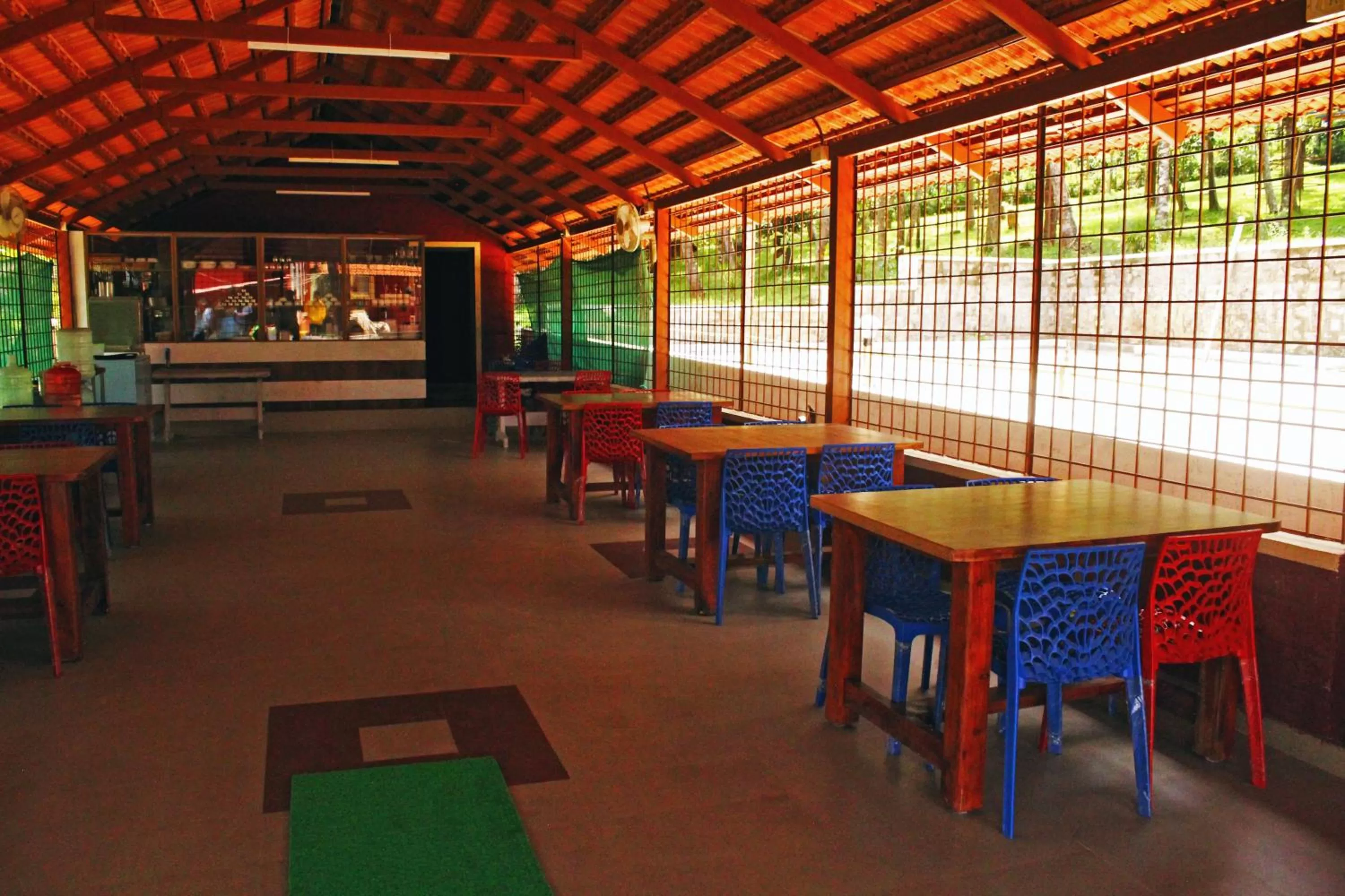 Restaurant/places to eat in CS County Resort