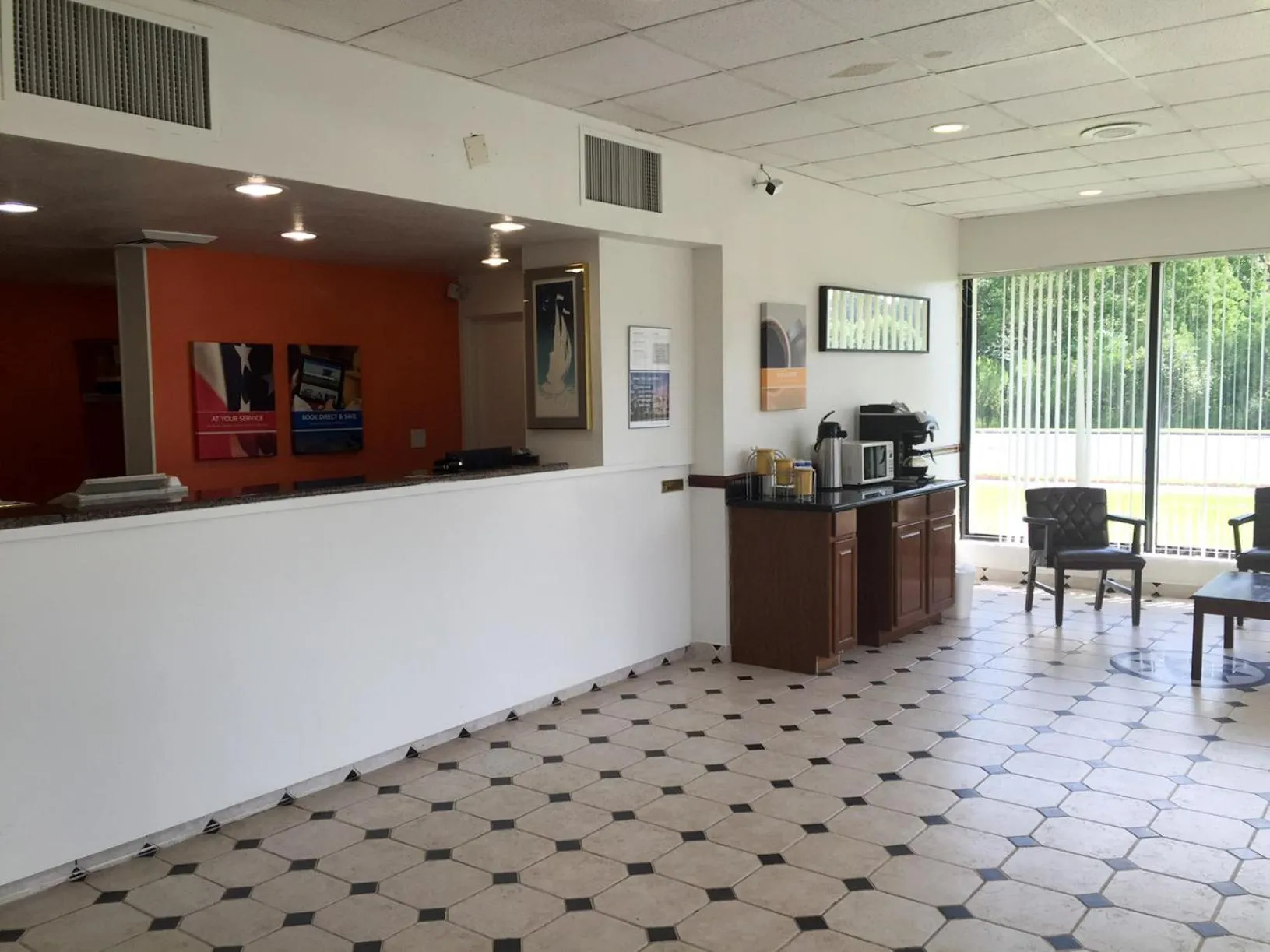 Lobby or reception in Econo Lodge Yemassee