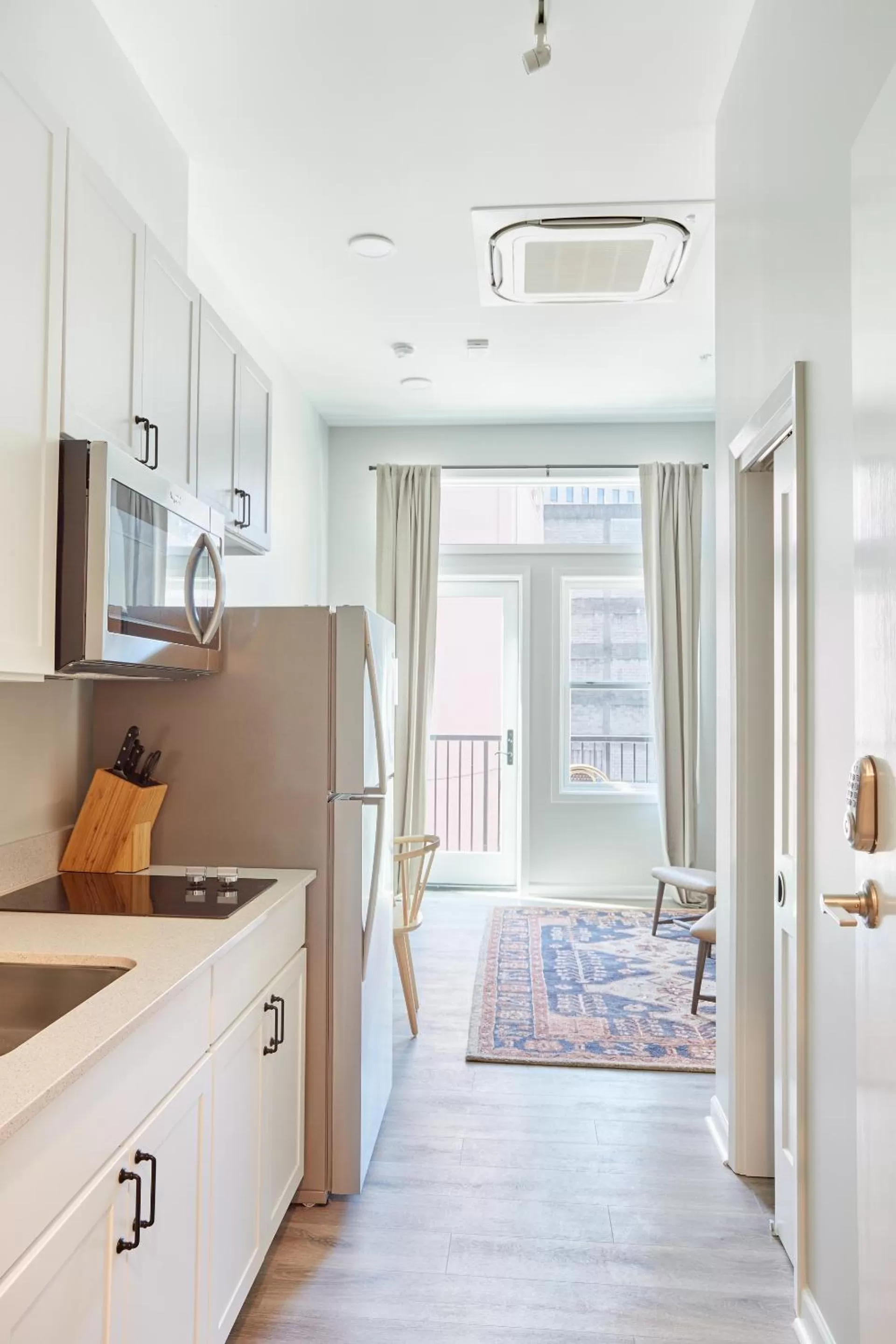 Kitchen/Kitchenette in Sonder at The Promenade