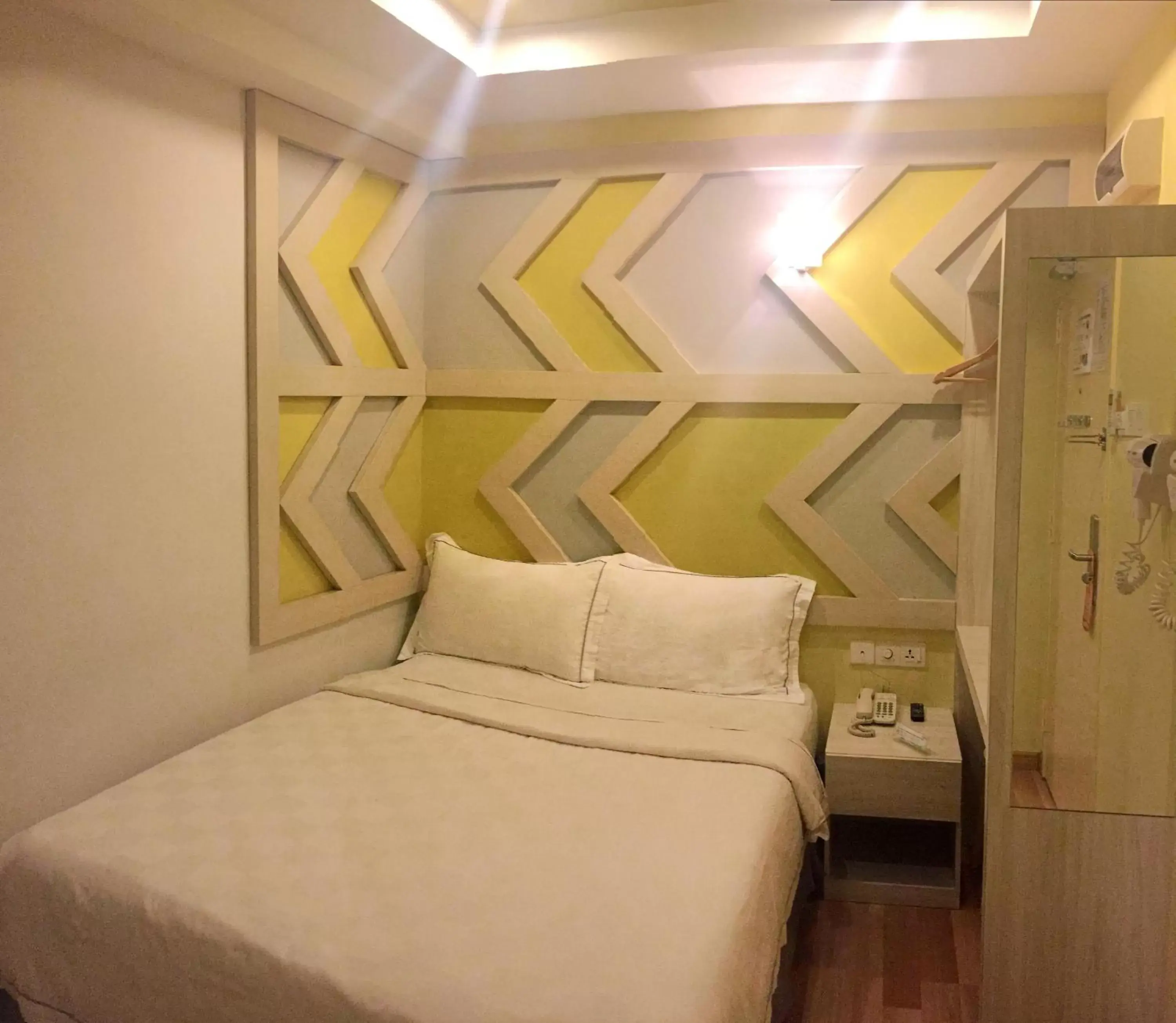 Standard Queen Room in Sunshine Inn Plus Standard Queen Room in Sunshine Inn Plus