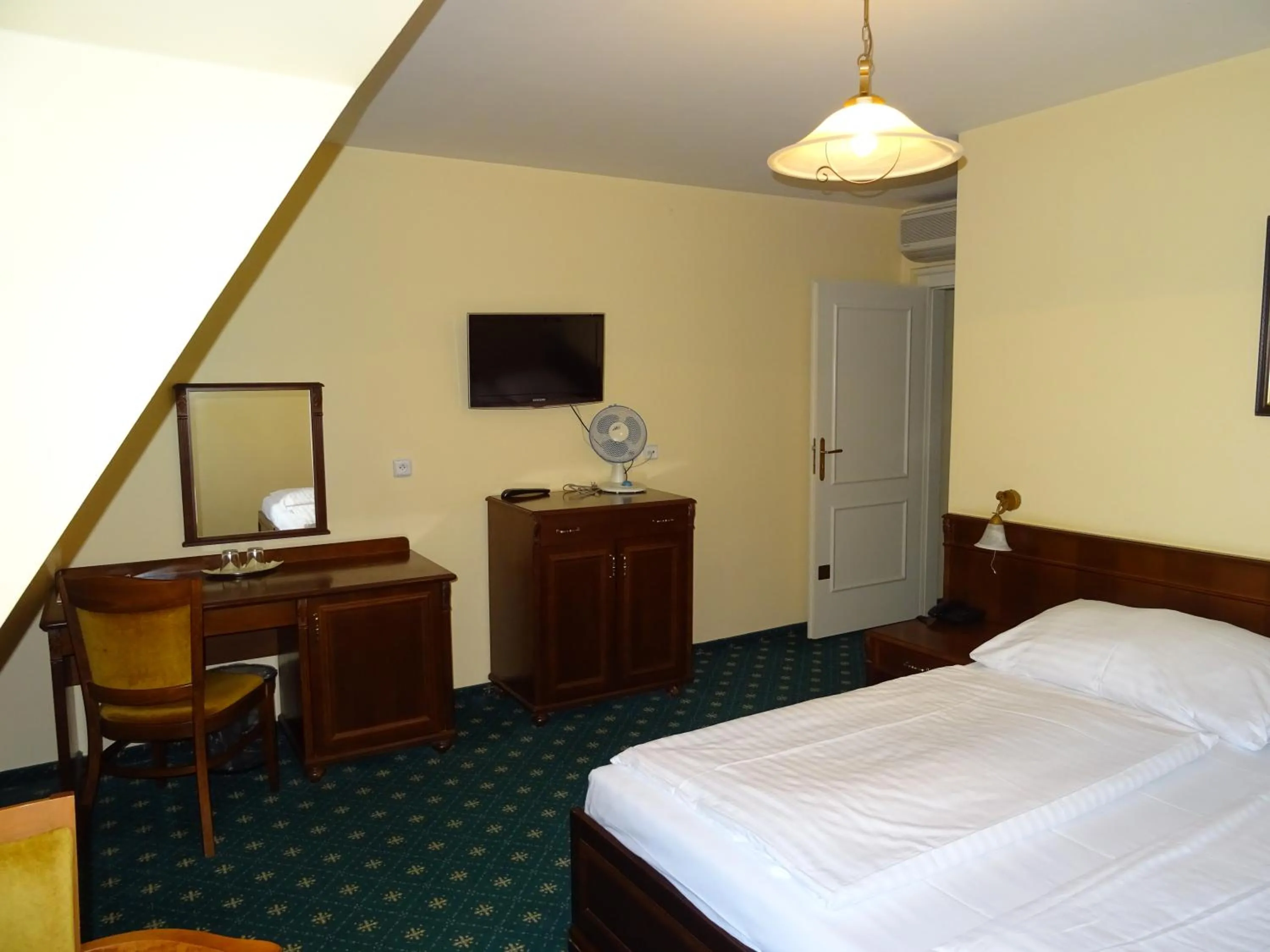 Photo of the whole room, Bed in Hotel Certovka