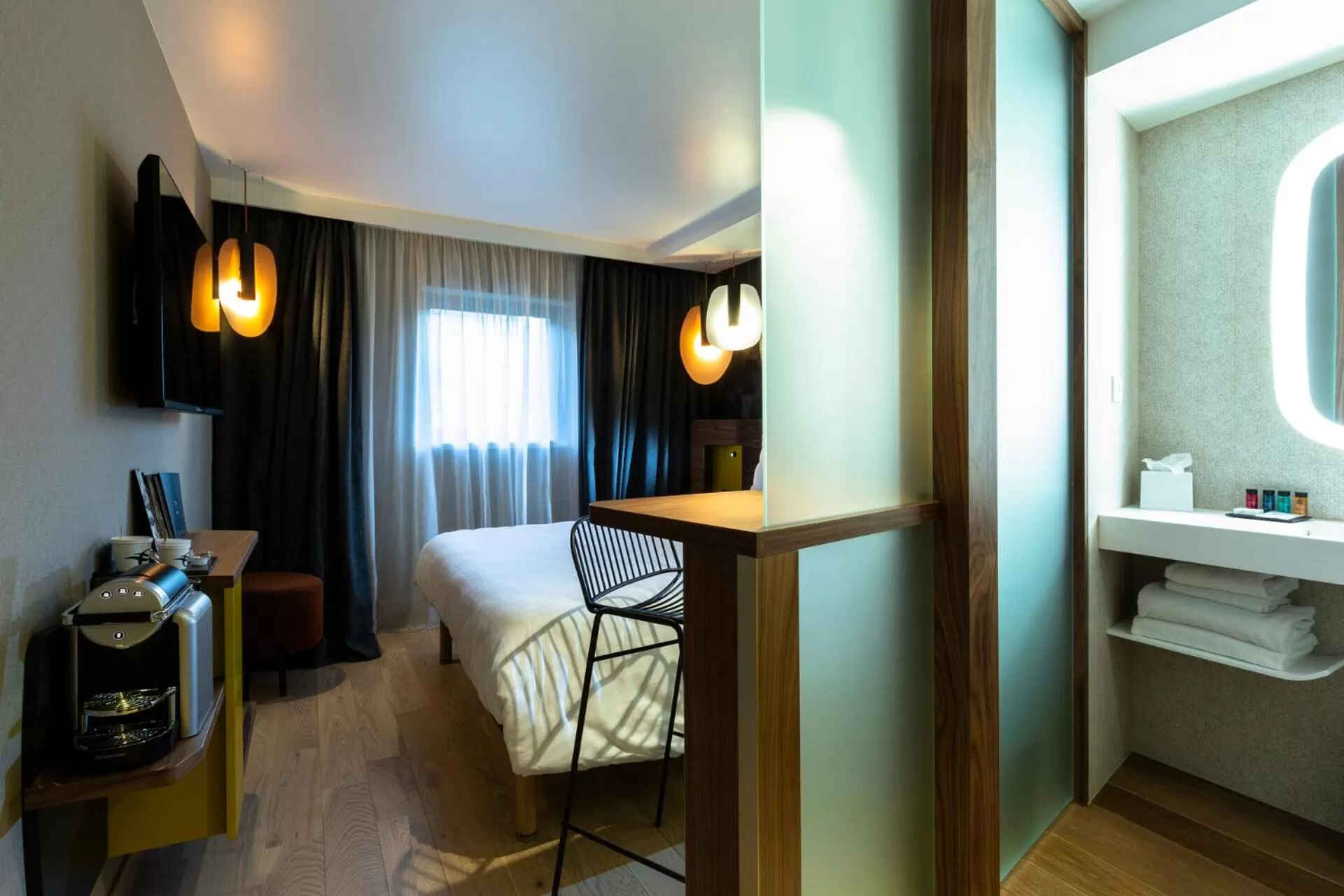 Bed in Oceania Paris Porte De Versailles