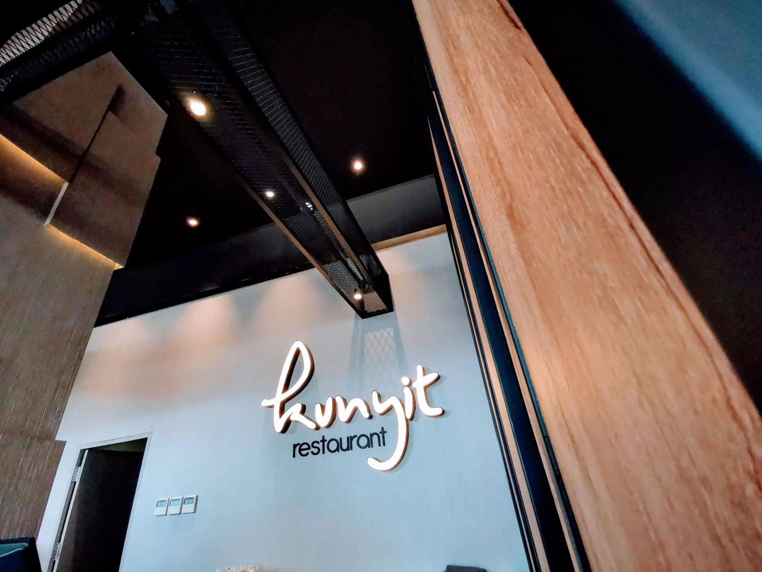 Restaurant/places to eat in PRIME PARK Hotel & Convention Pekanbaru