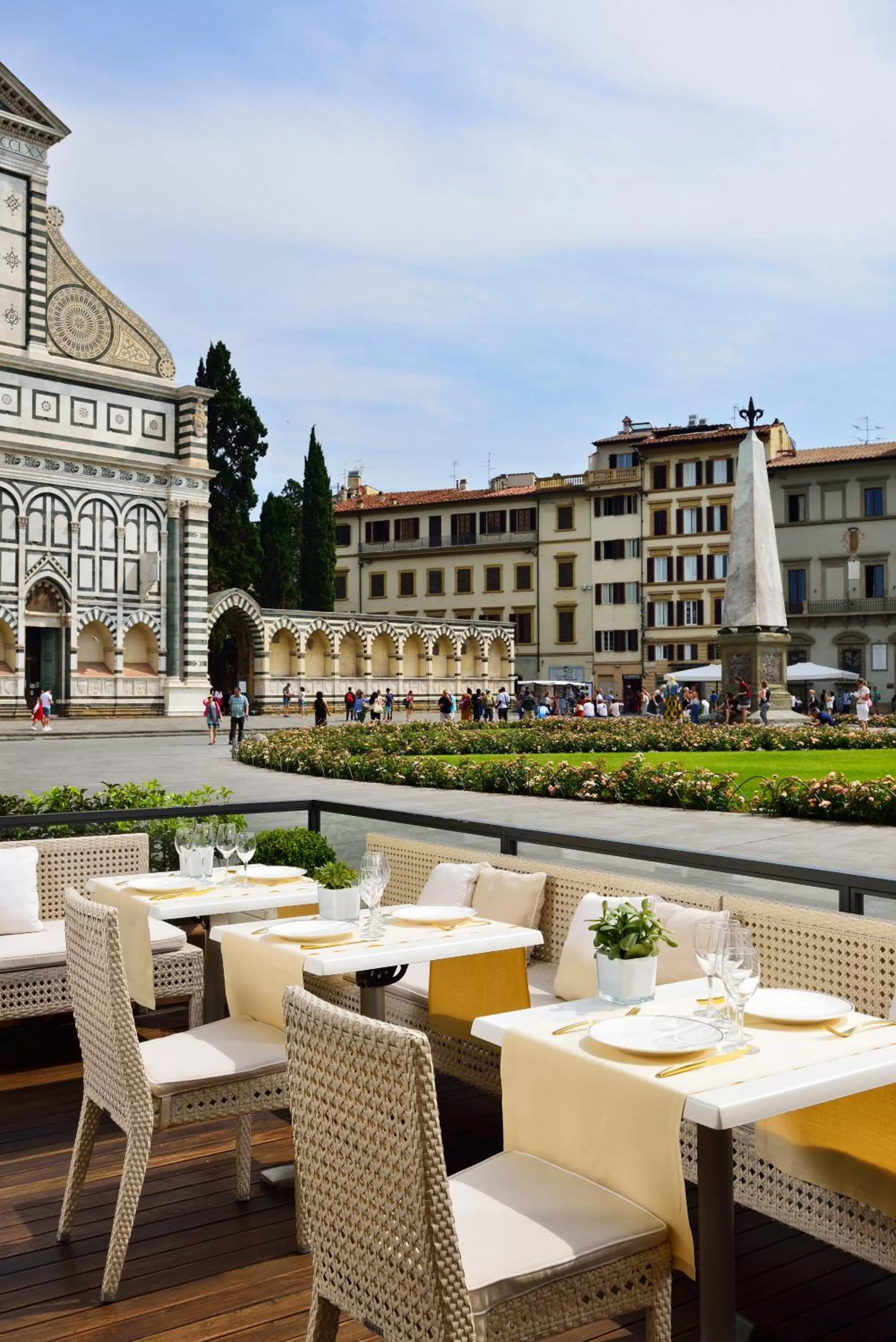 Restaurant/places to eat in Grand Hotel Minerva