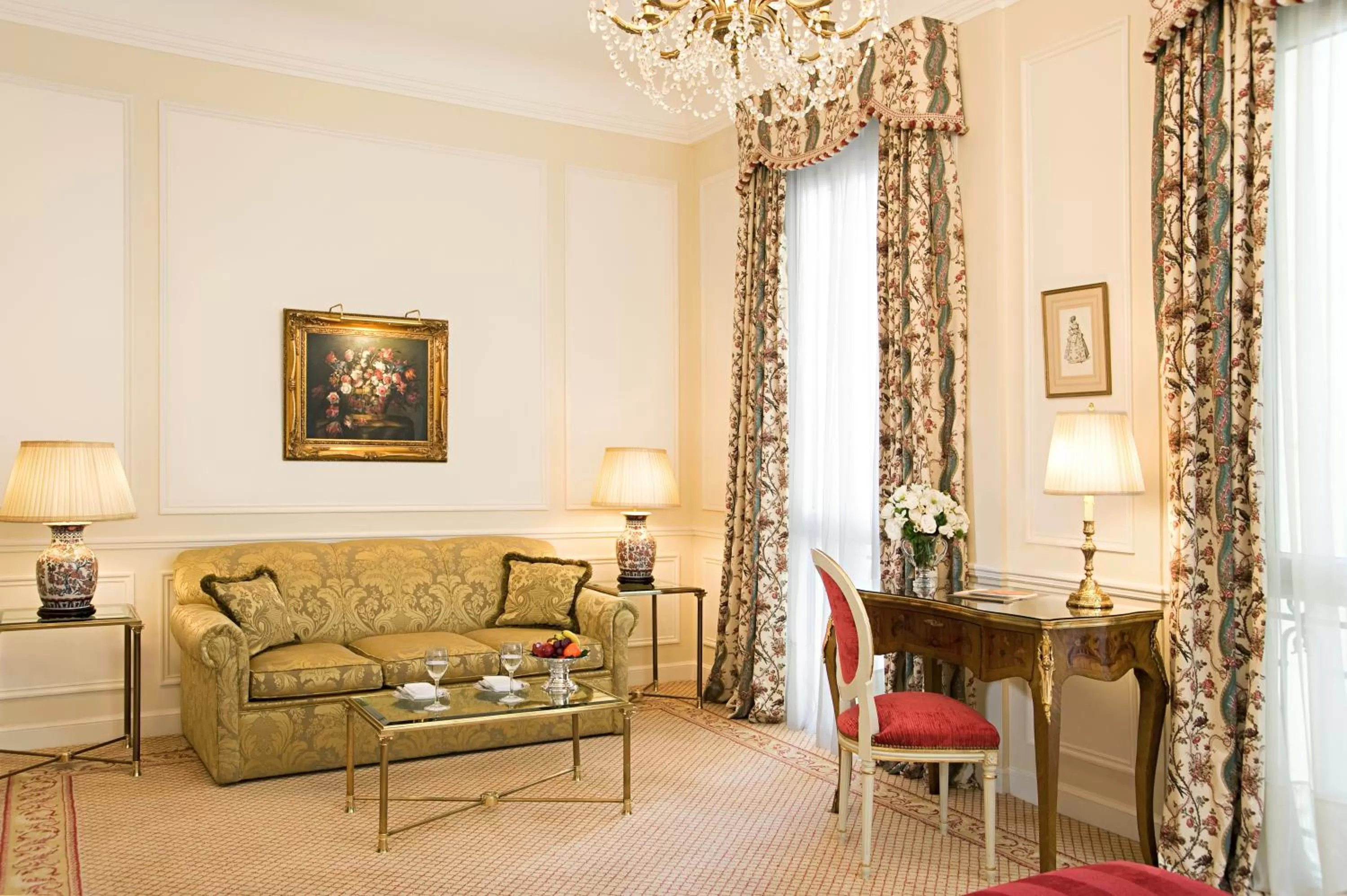 Living room in Alvear Palace Hotel - Leading Hotels of the World