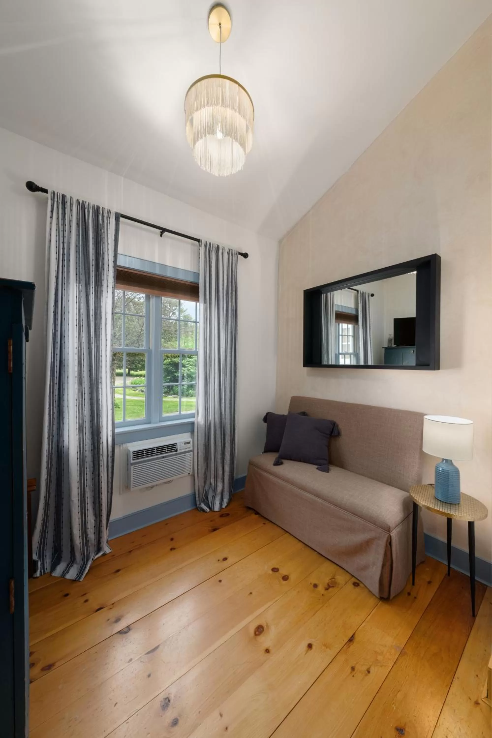 Seating area in Inn at Silver Maple Farm