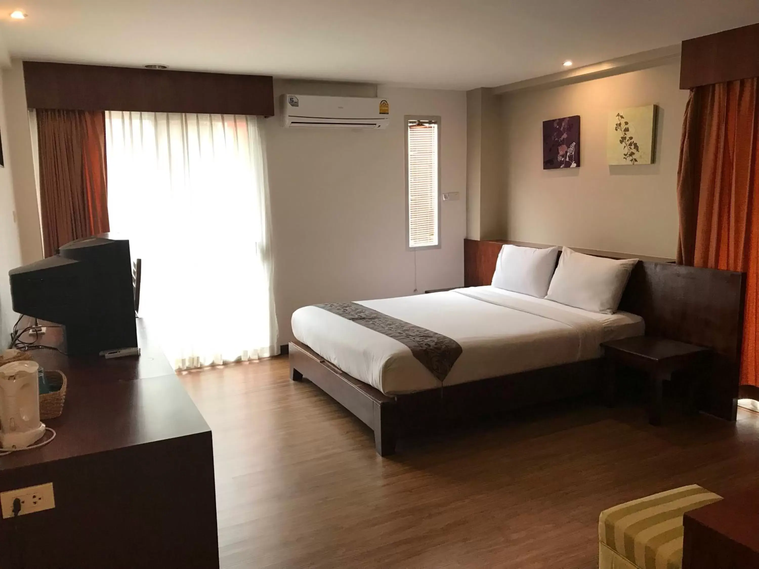 Superior Deluxe Double or Twin Room (No Transfer) in Floral Shire Suvarnabhumi Airport Superior Deluxe Double or Twin Room (No Transfer) in Floral Shire Suvarnabhumi Airport