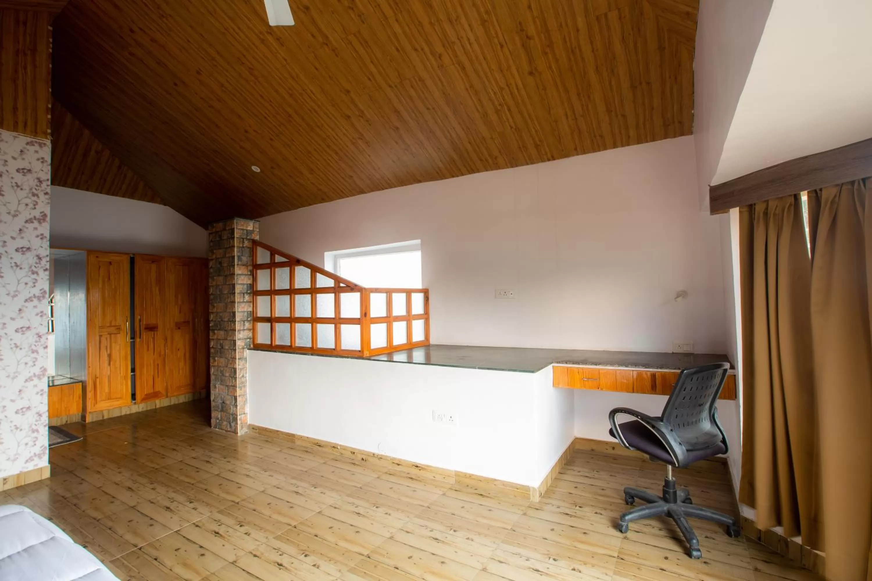 Bedroom in Blue Pine Orchards
