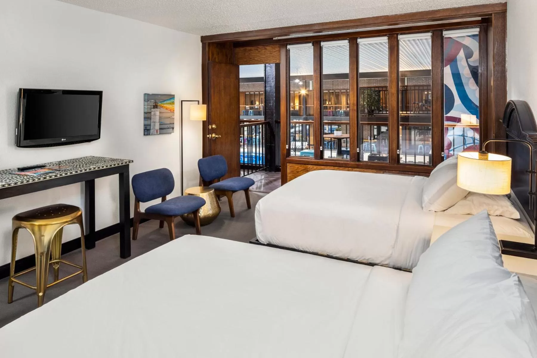 Bed in The Highlander Hotel, Ascend Hotel Collection