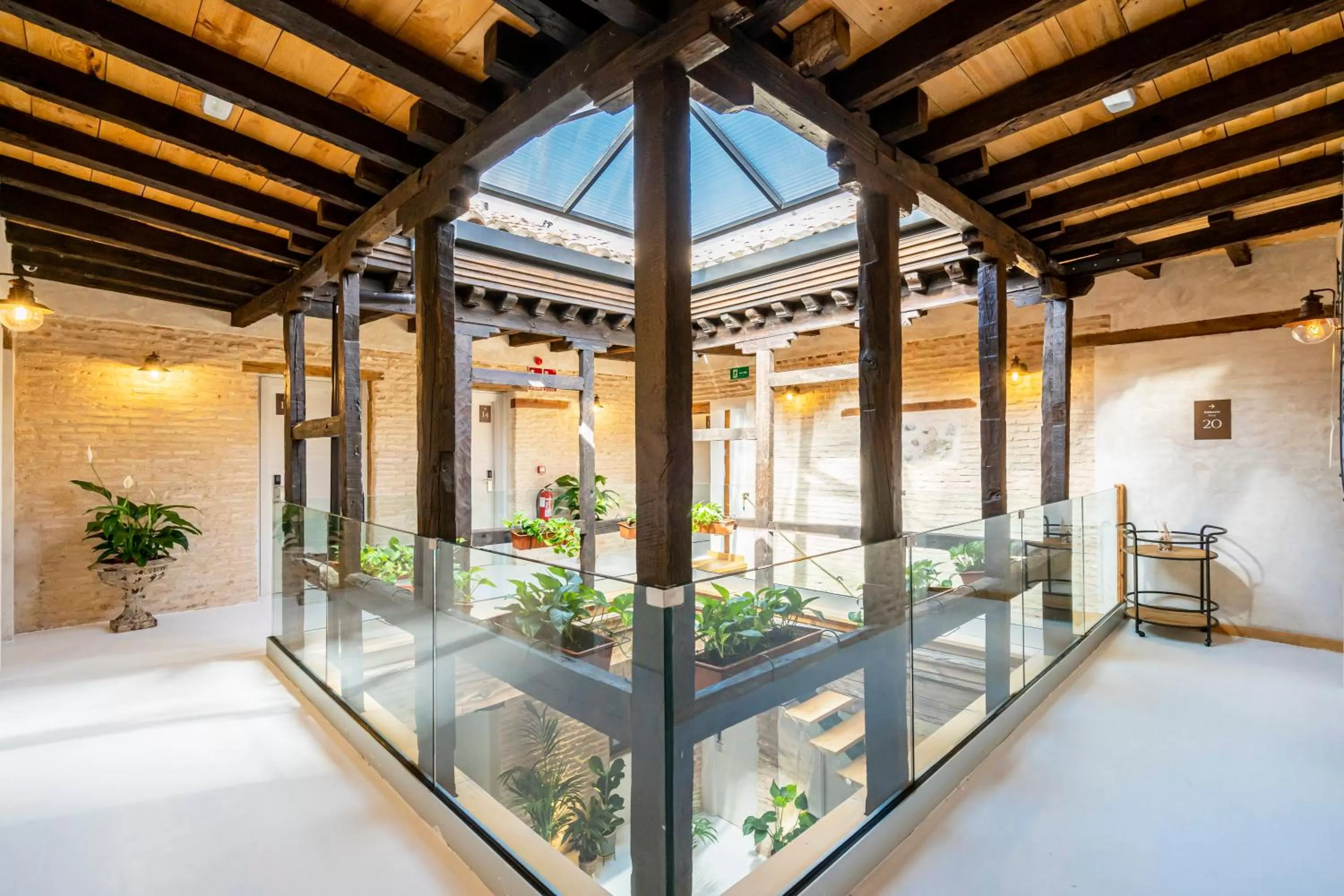 Property building in Dobo Azacanes Hostal