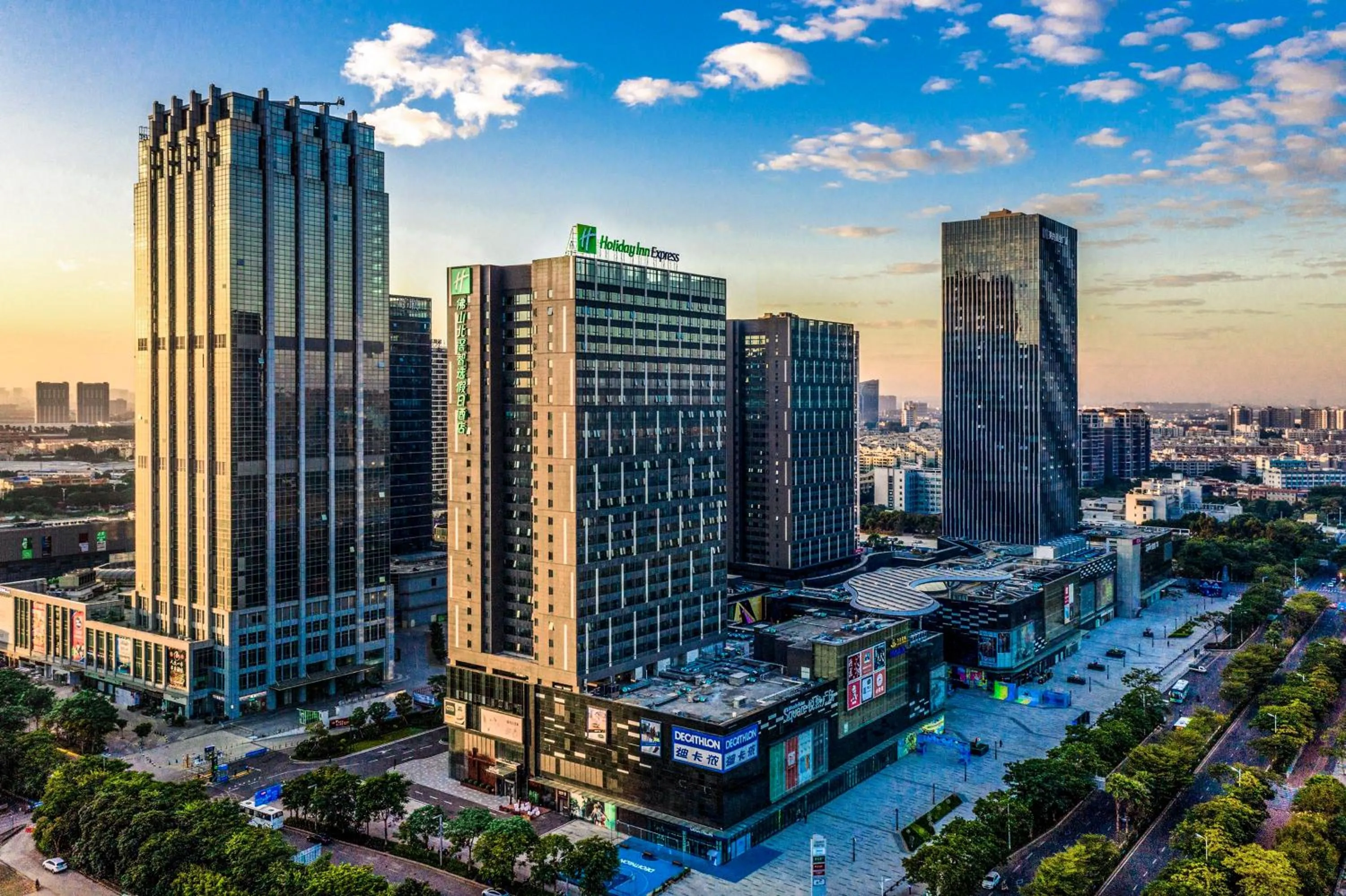 Property building in Holiday Inn Express Foshan Beijiao, an IHG Hotel